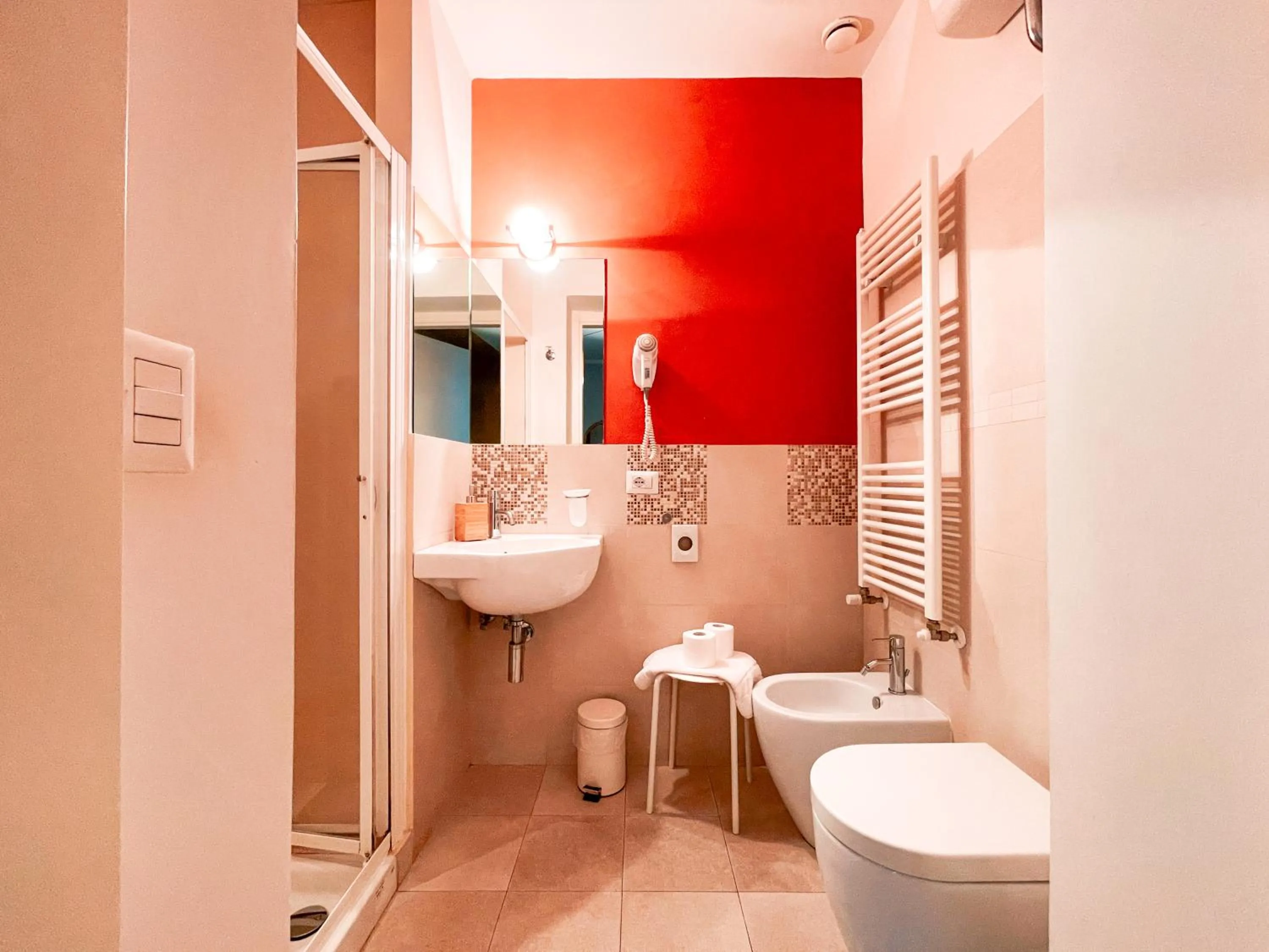 Shower in Ostello Bello Firenze