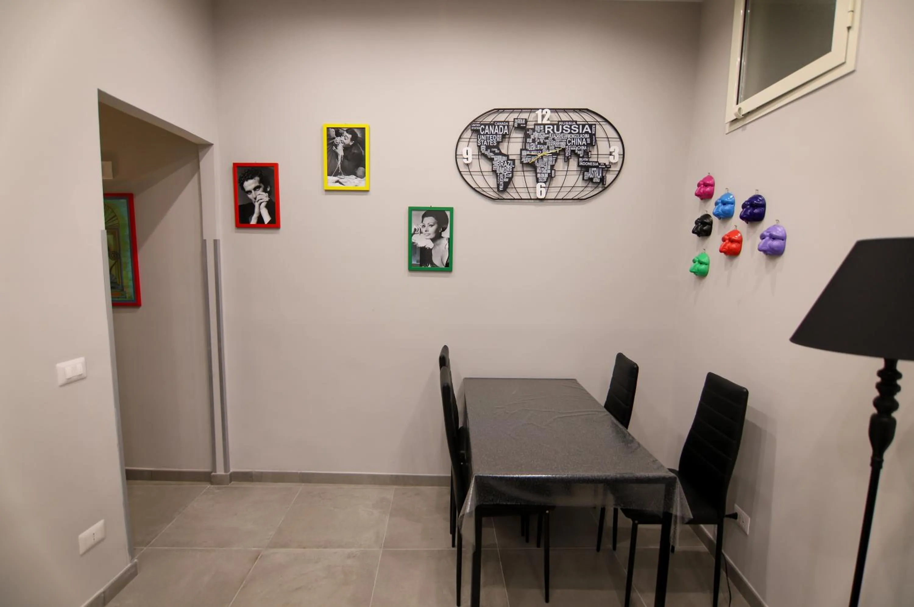 Lunch in Montesanto Station