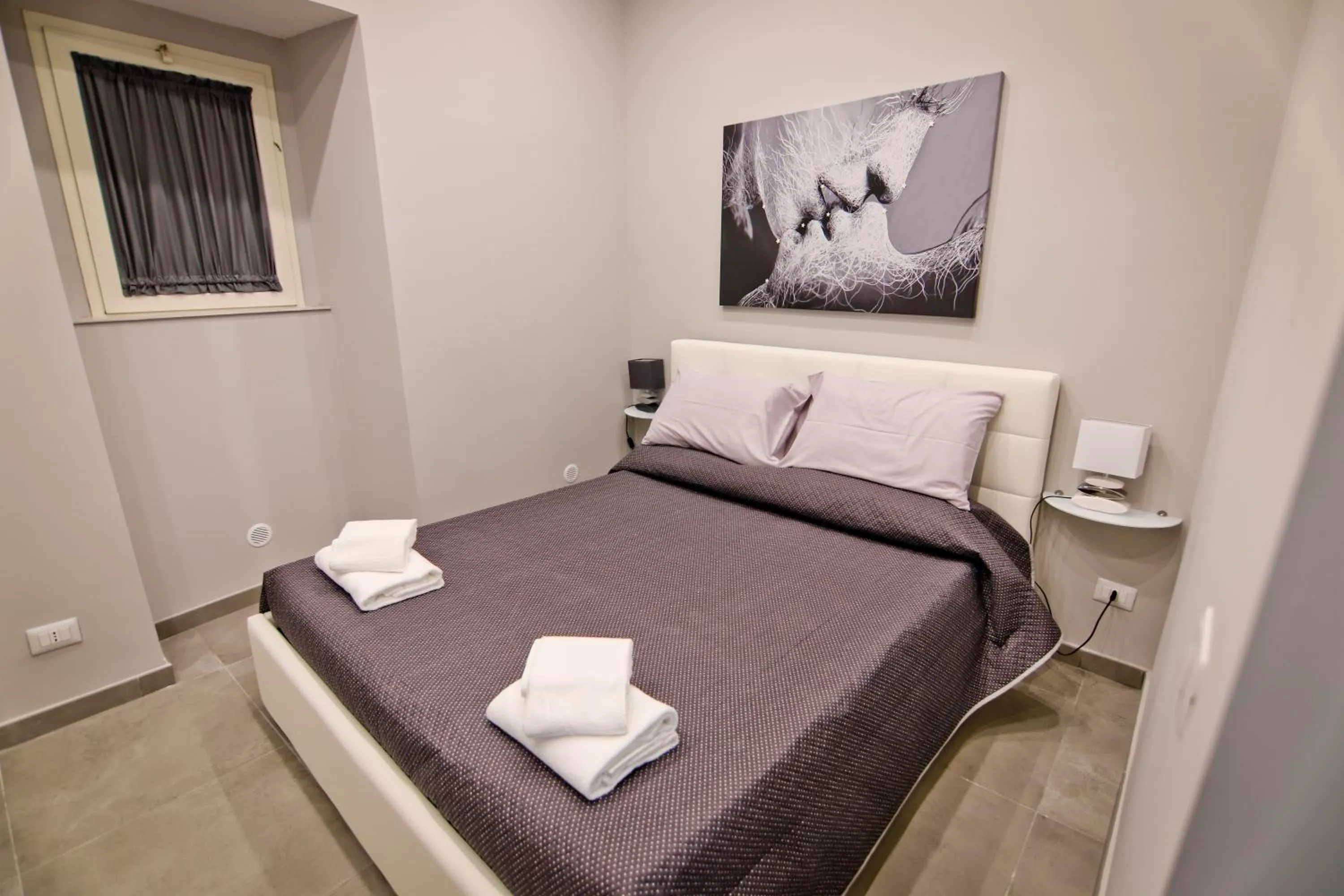 Bed in Montesanto Station