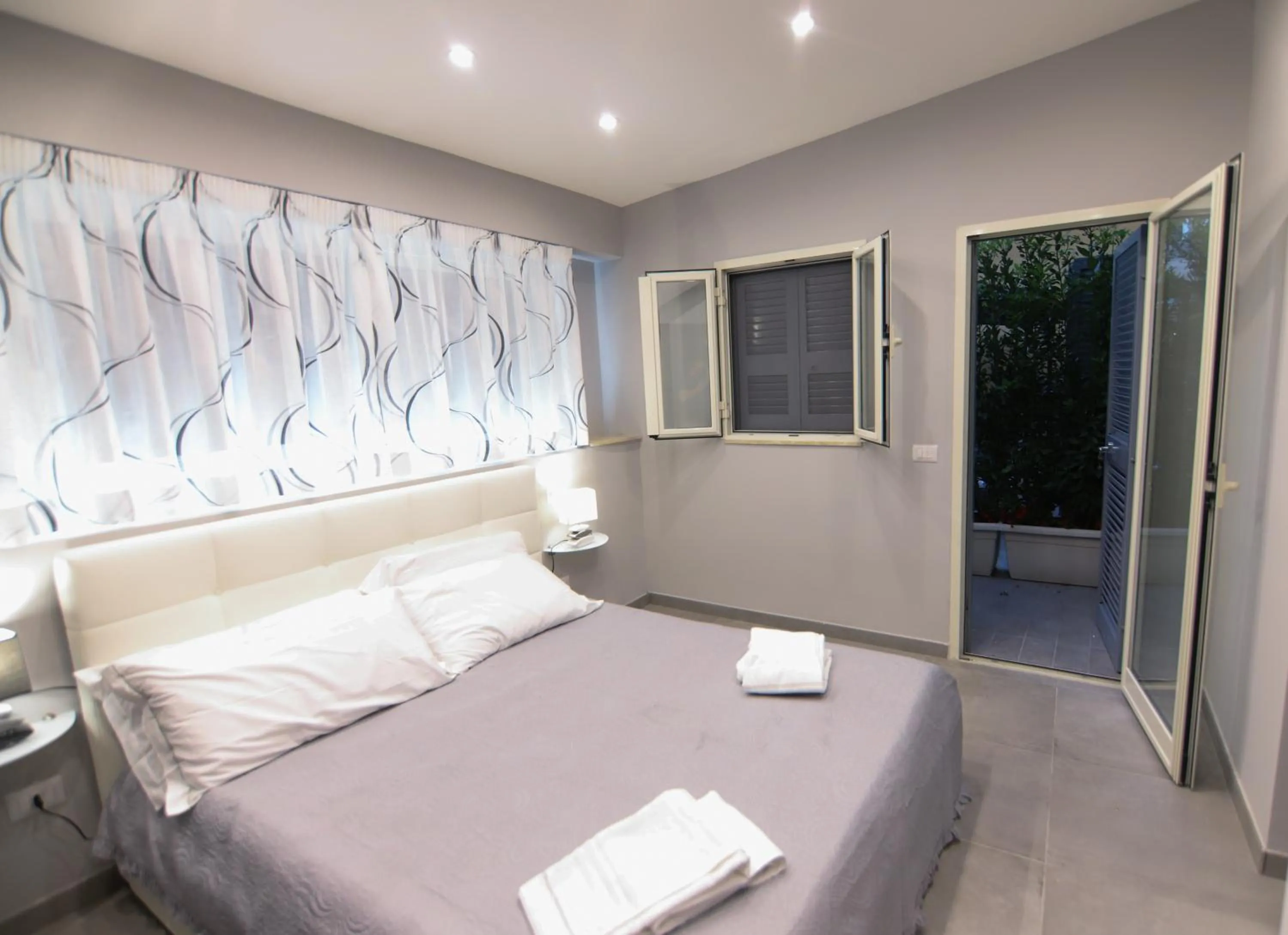 Balcony/Terrace, Bed in Montesanto Station