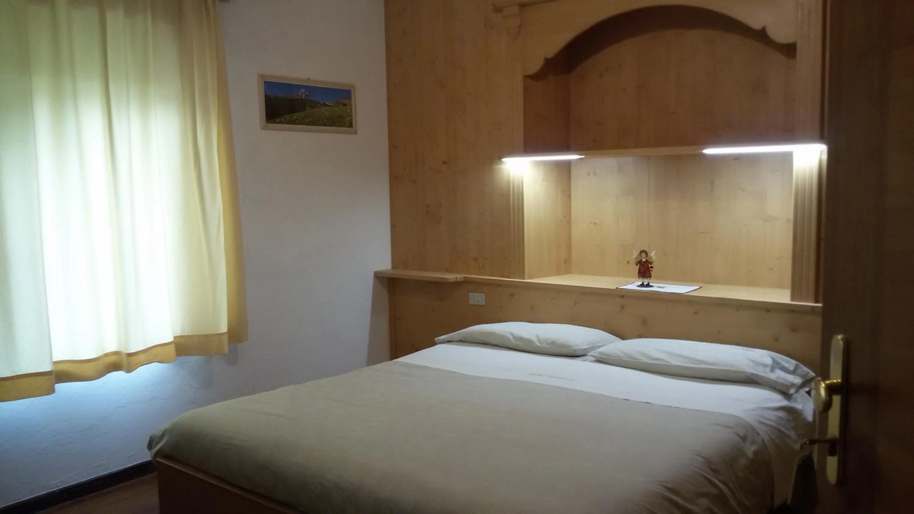 Bed in Hotel Edelweiss
