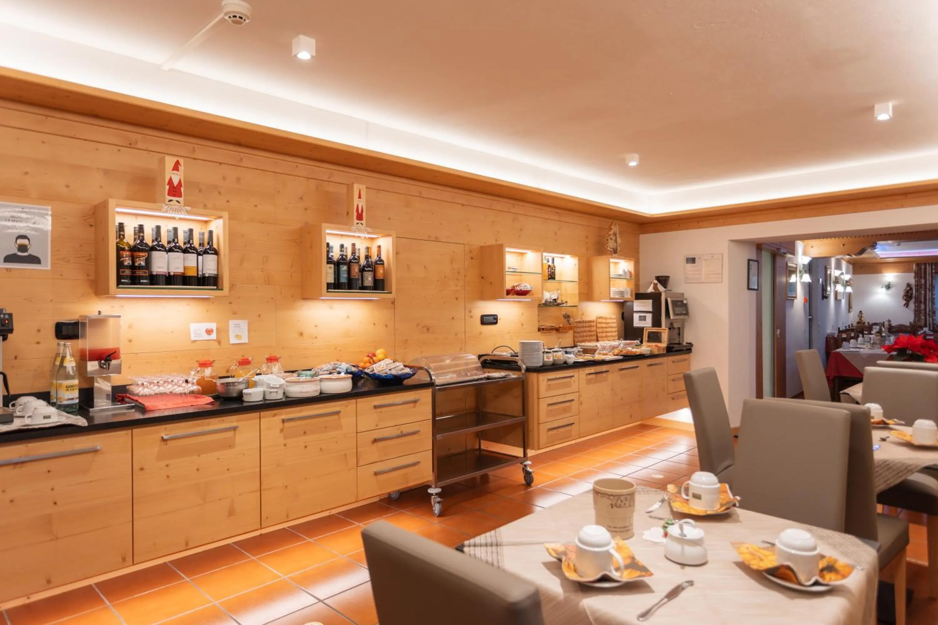 Restaurant/places to eat in Hotel Edelweiss