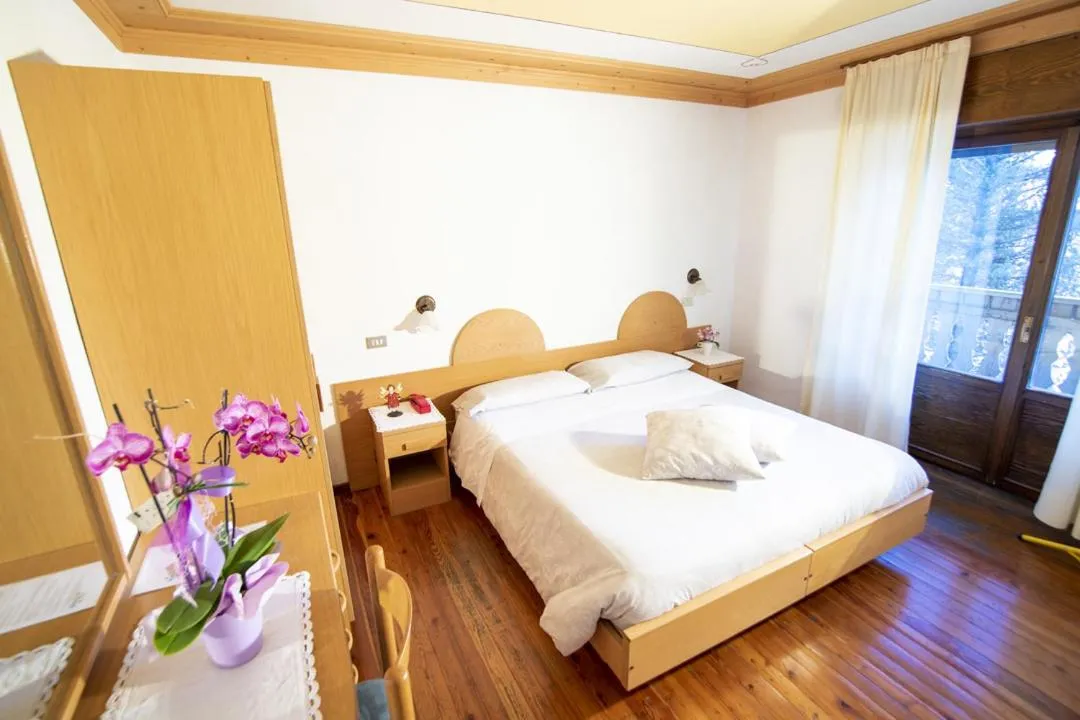 Bed in Hotel Edelweiss