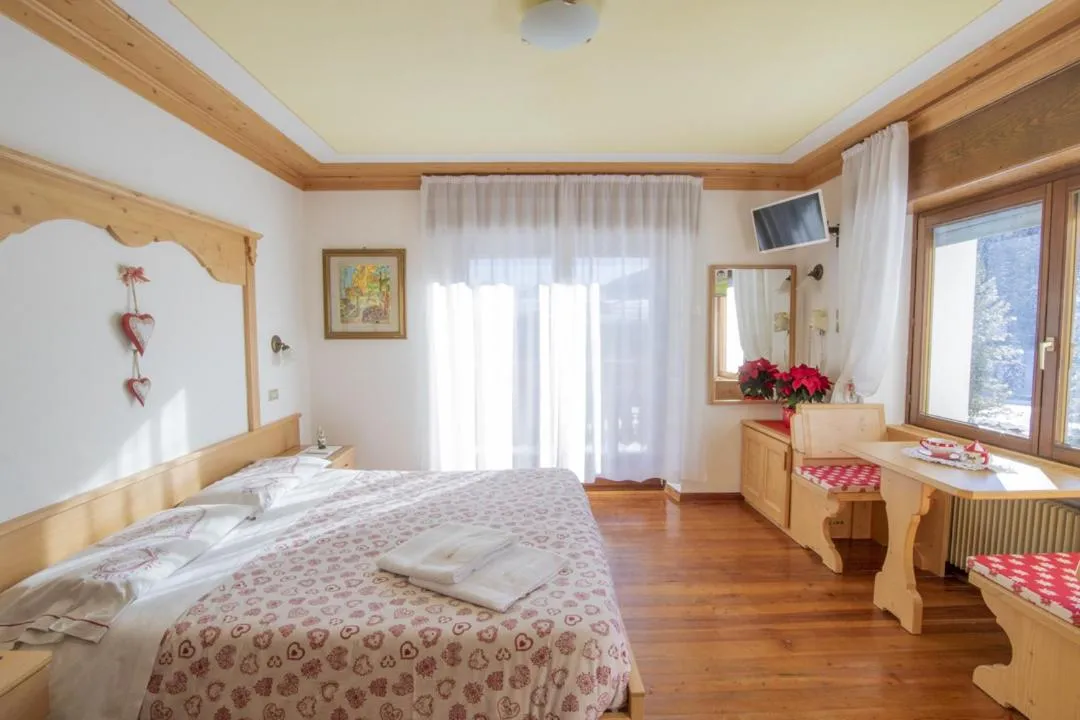 Bed in Hotel Edelweiss