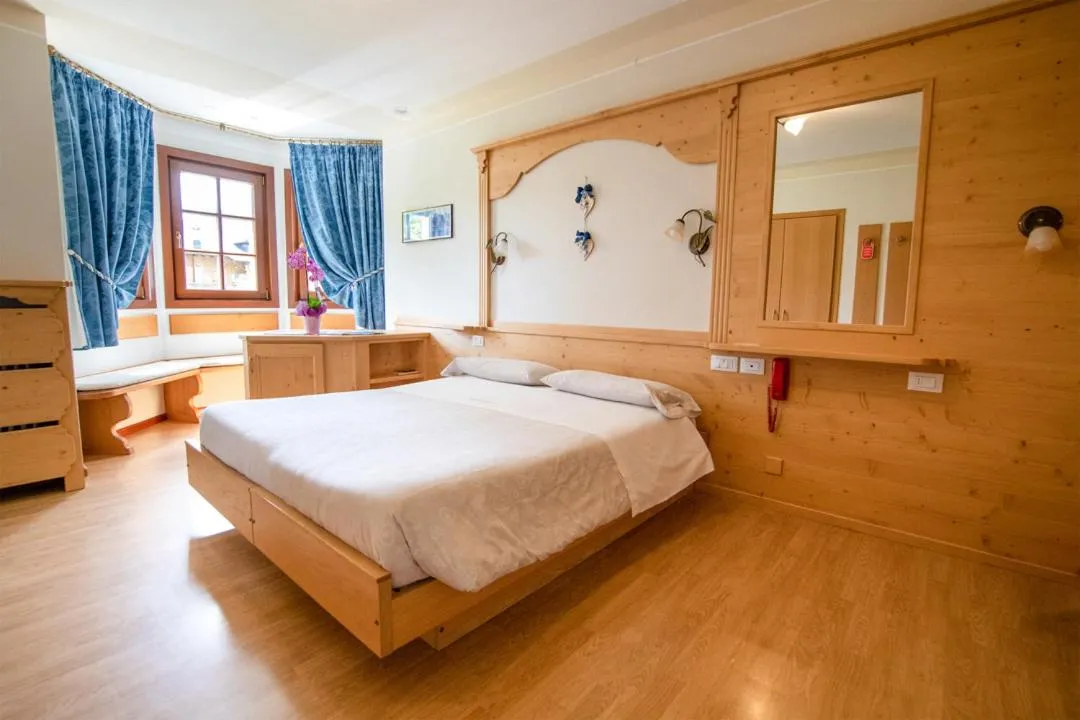 Bed in Hotel Edelweiss