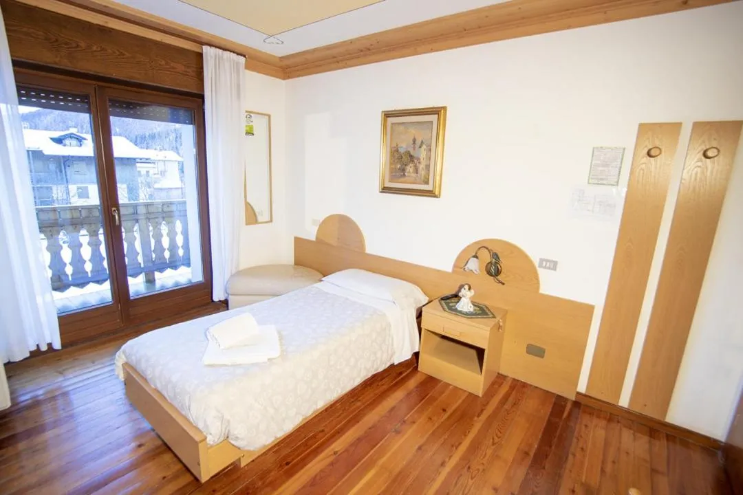 Bed in Hotel Edelweiss