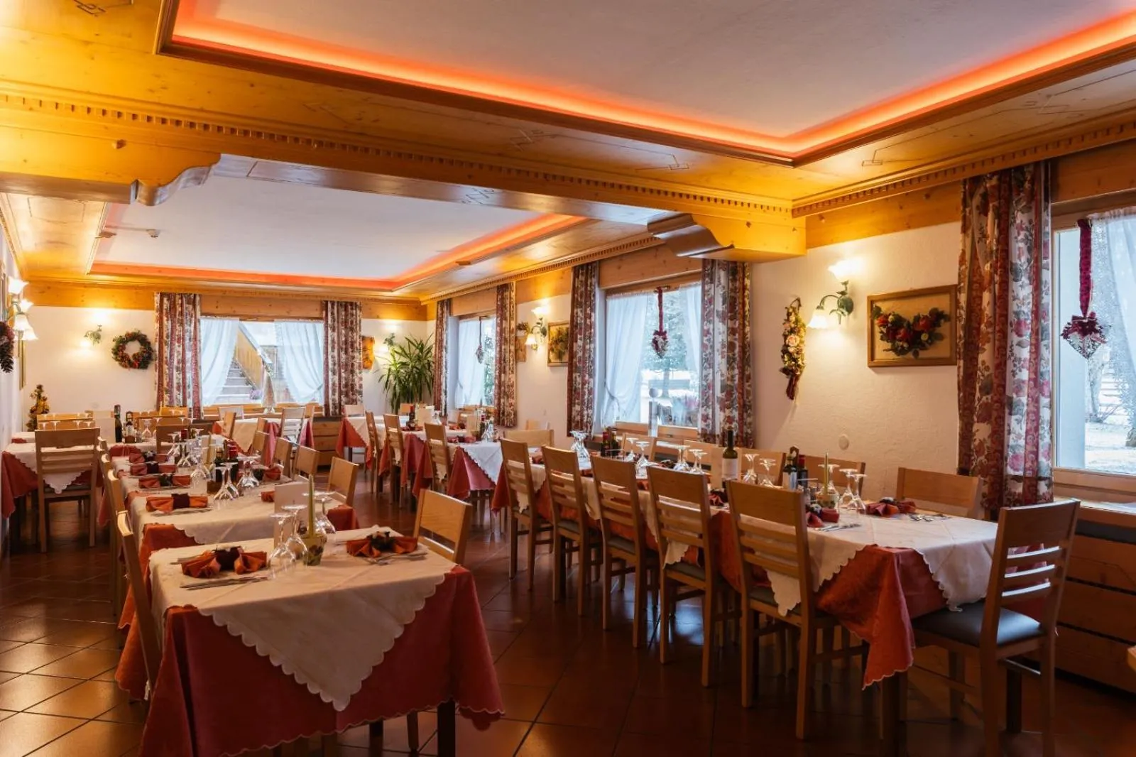 Restaurant/places to eat in Hotel Edelweiss