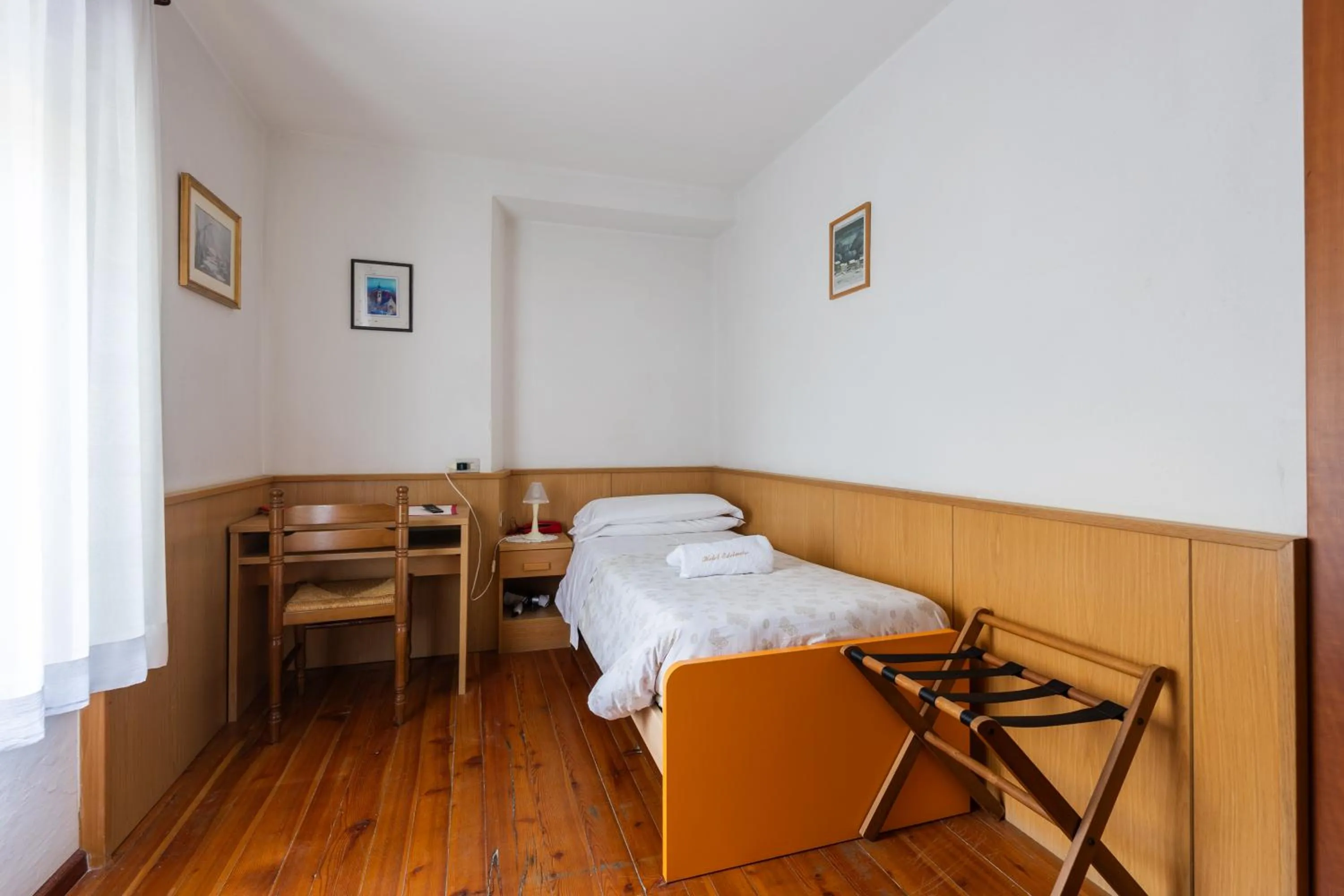 Bedroom, Bed in Hotel Edelweiss