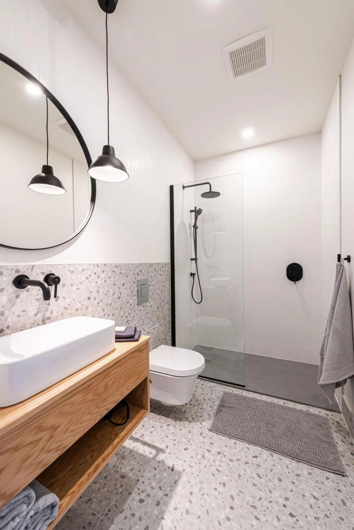 Shower in Brewery Park Hotel