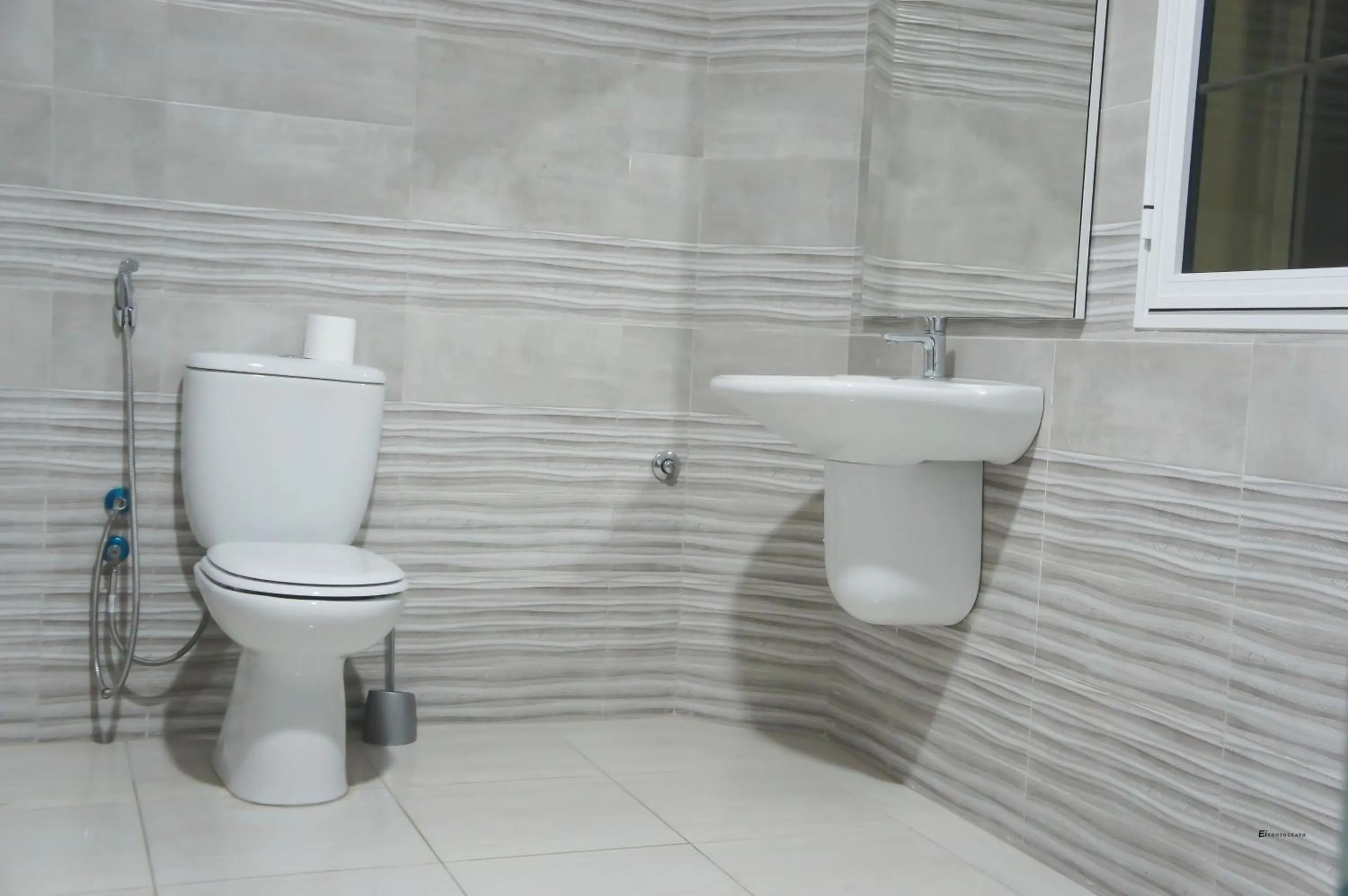 Bathroom in Valencia Hôtel & Appartements