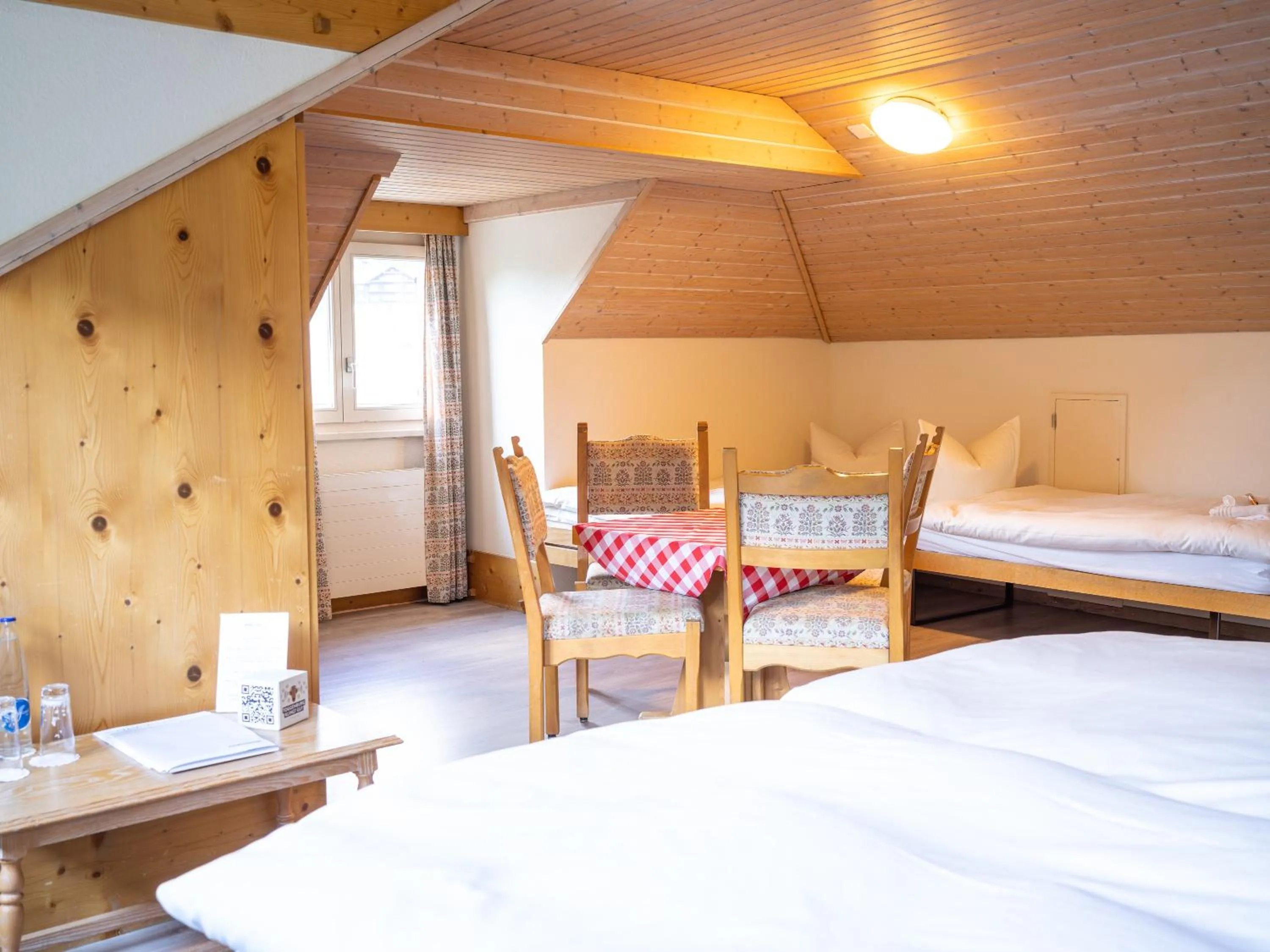 Family, Bed in Hotel Sternen Unterwasser