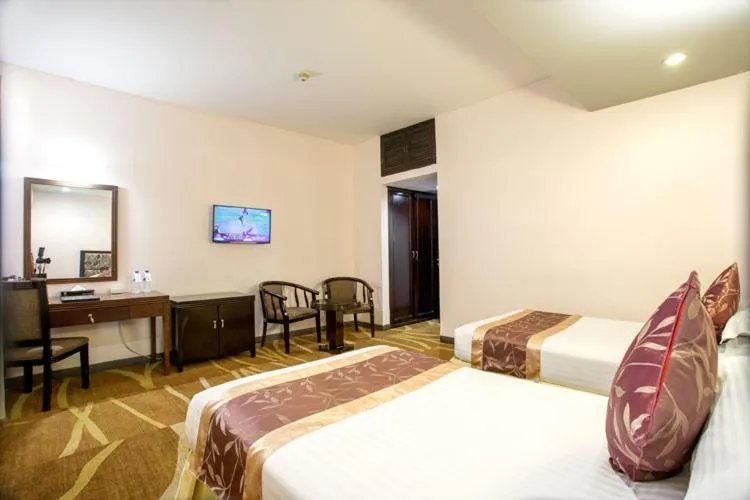 TV and multimedia in Hotel Star Pacific