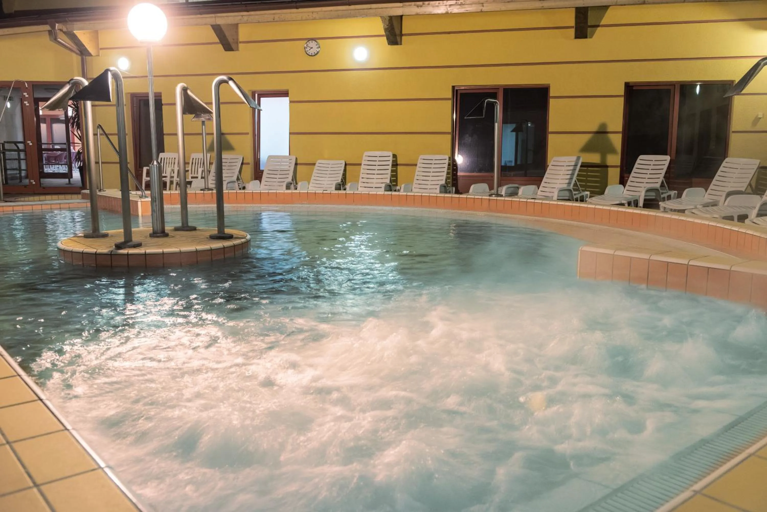 Swimming pool in Vulkán Wellness Hotel & Camping