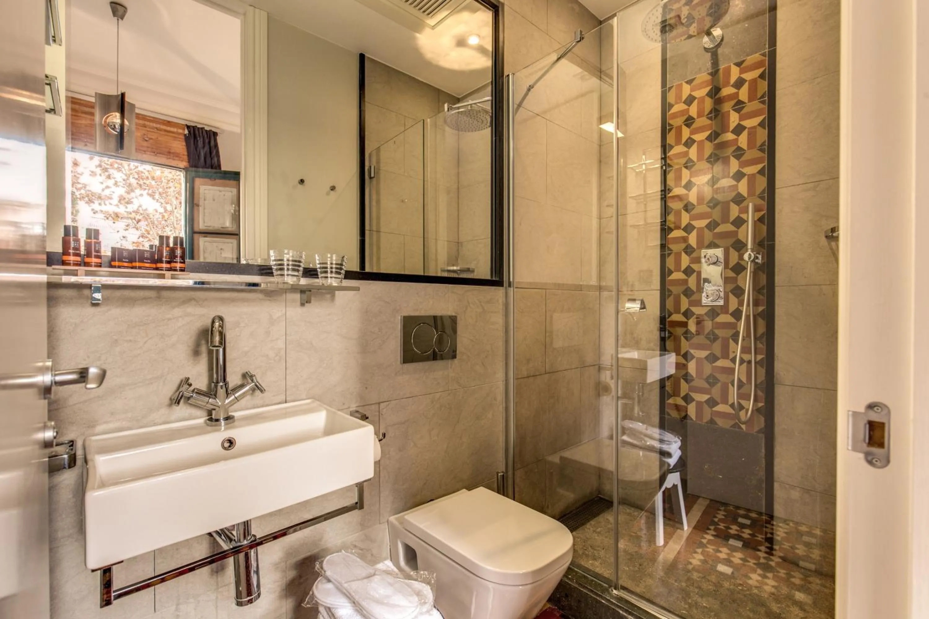 Shower in We Boutique Hotel Barcelona
