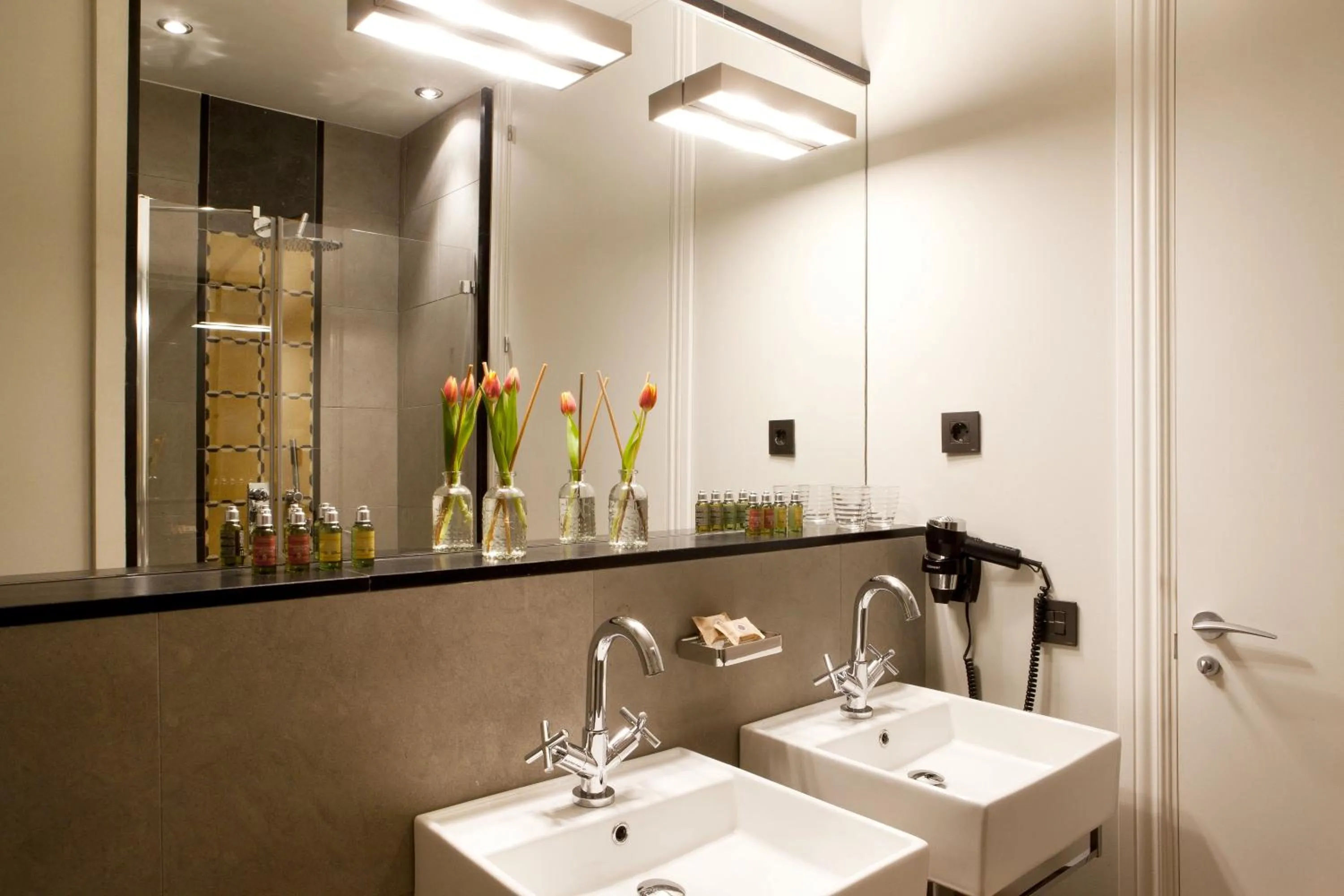 Shower in We Boutique Hotel Barcelona