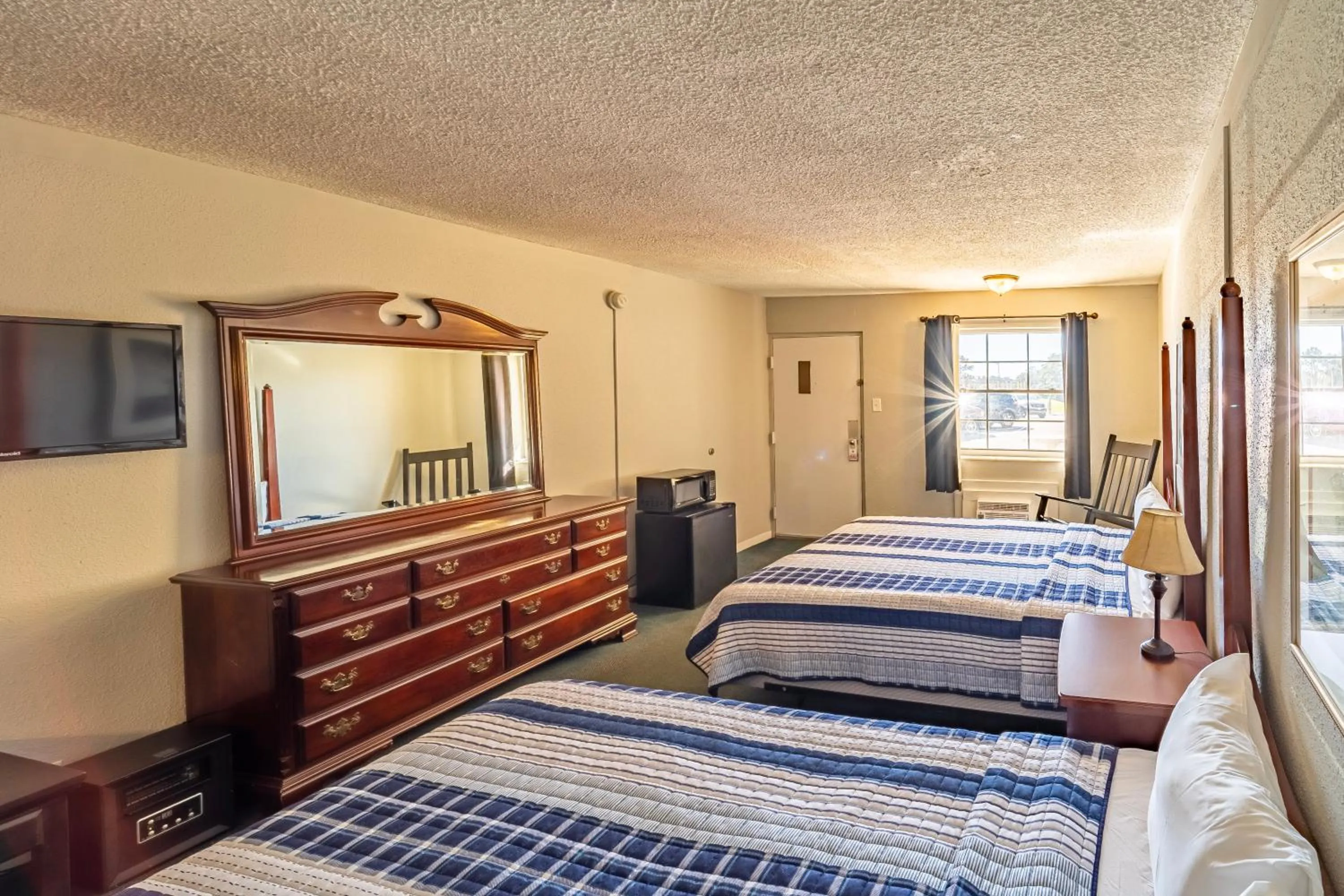 Bed in Dothan National Golf Club and Hotel