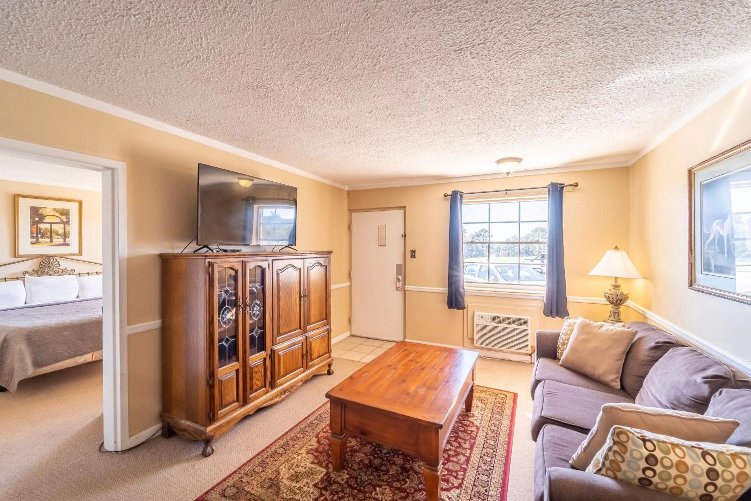 Photo of the whole room, Bed in Dothan National Golf Club and Hotel