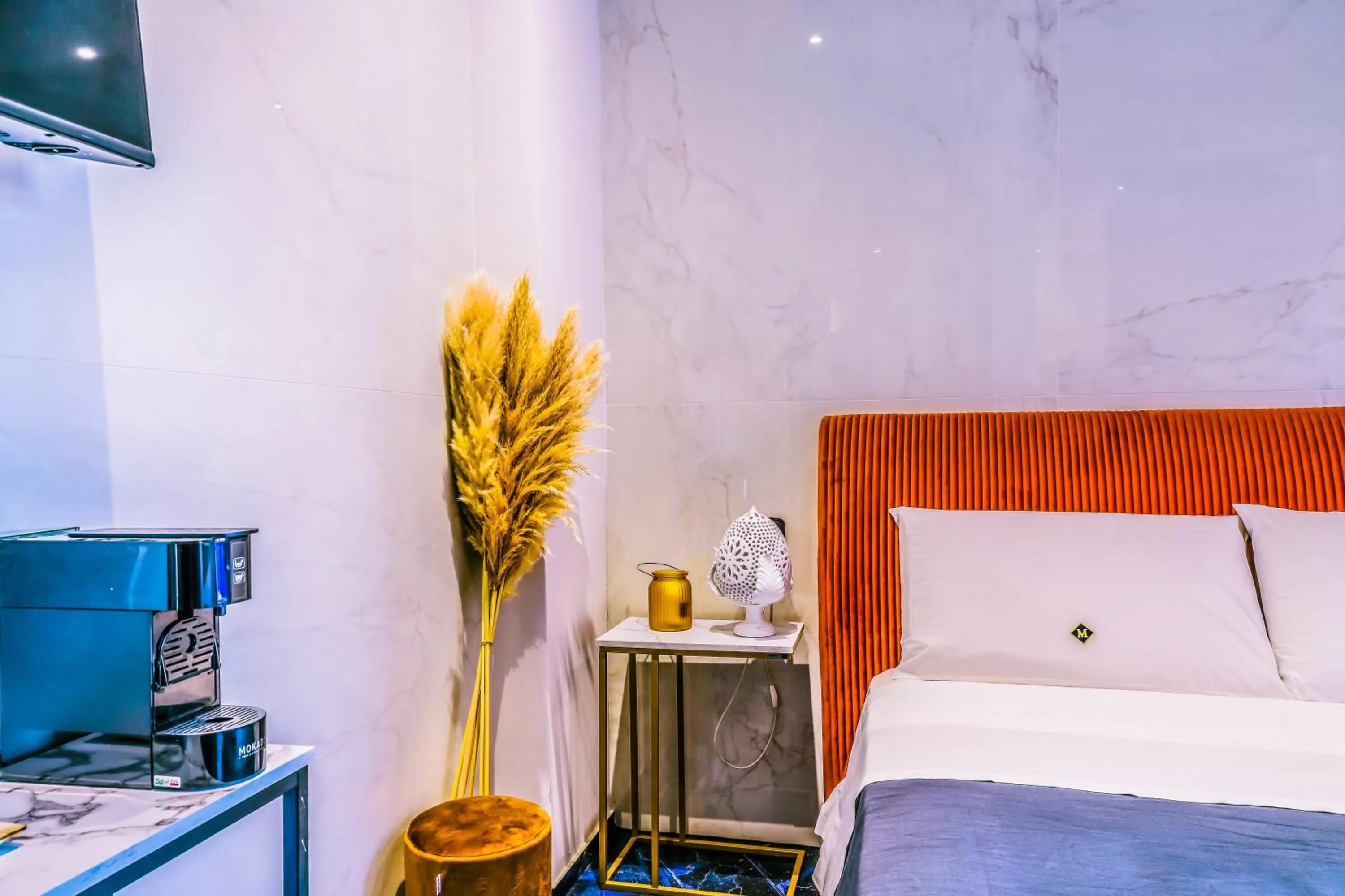 Decorative detail, Bed in Marmur luxury room