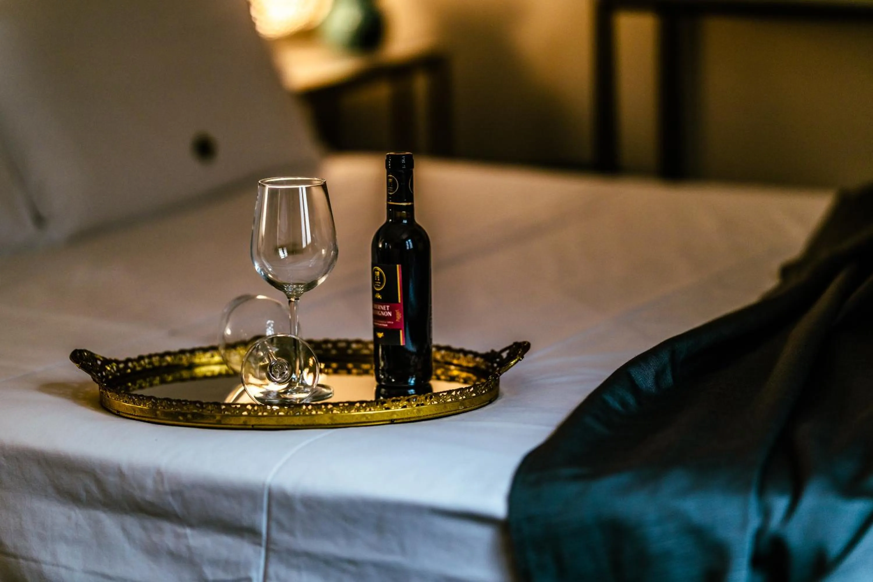 Alcoholic drinks, Bed in Marmur luxury room