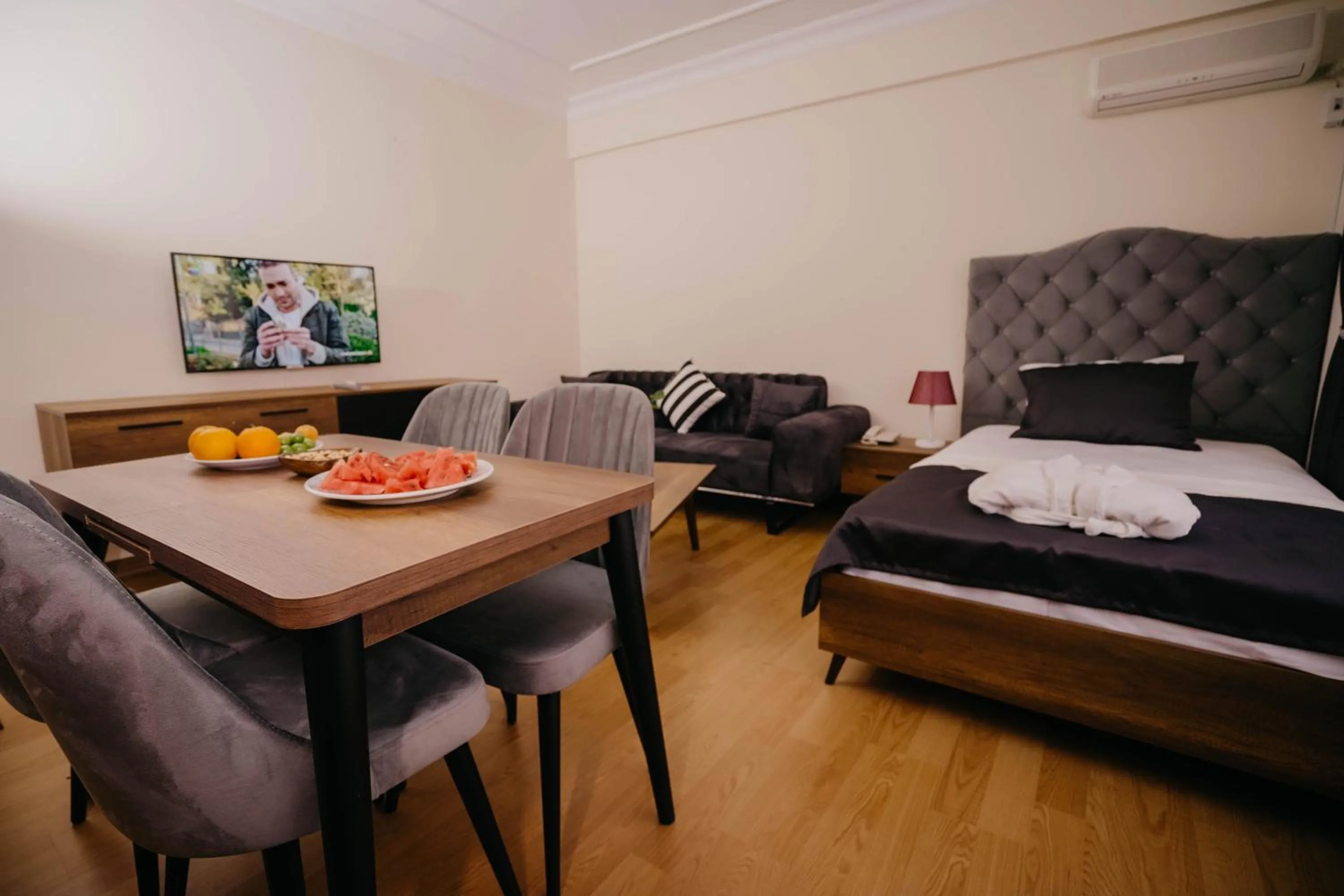 Photo of the whole room, Bed in Cihangir by Aydin Suite Hotel