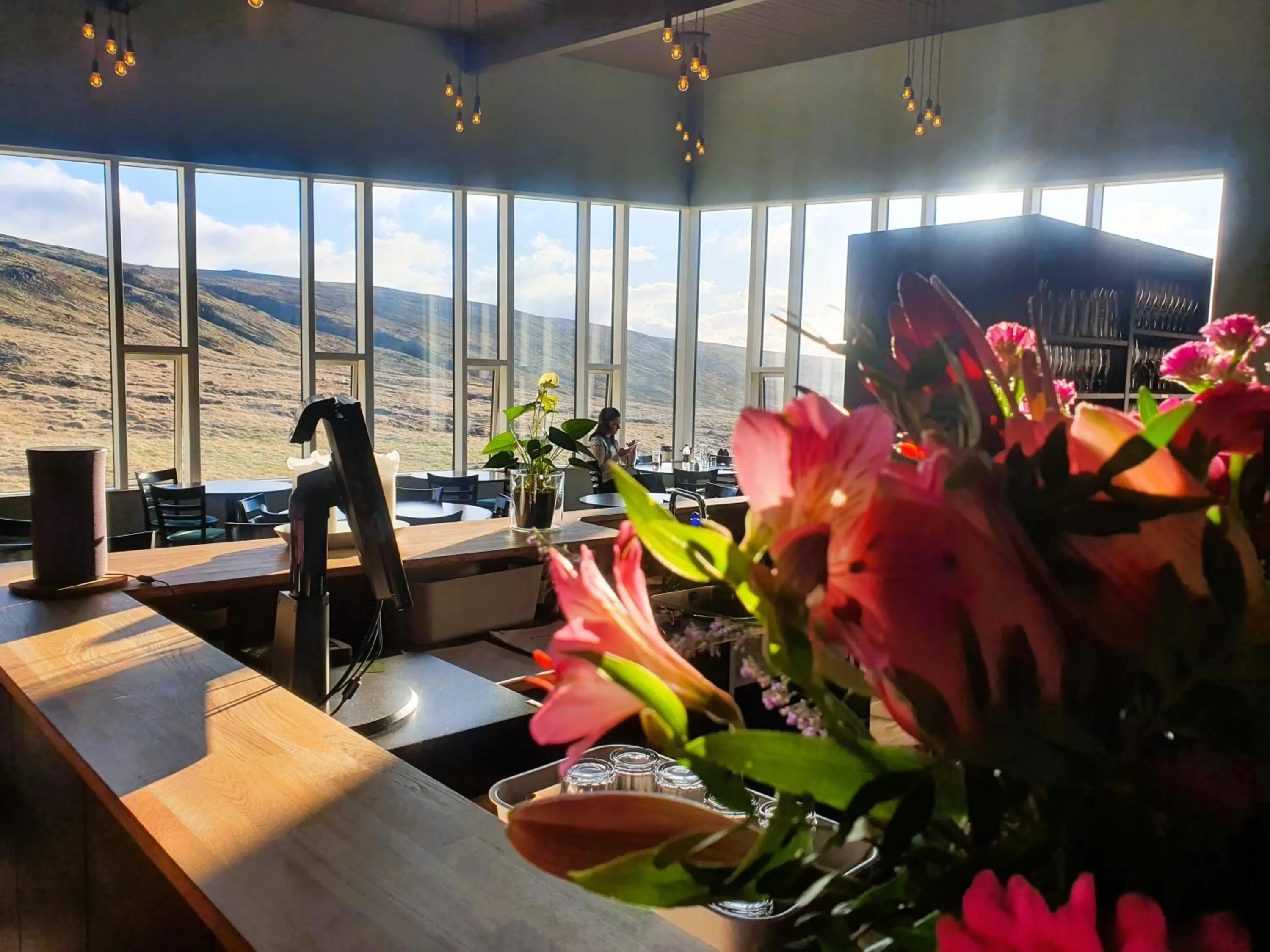 Restaurant/places to eat in Basalt Hotel