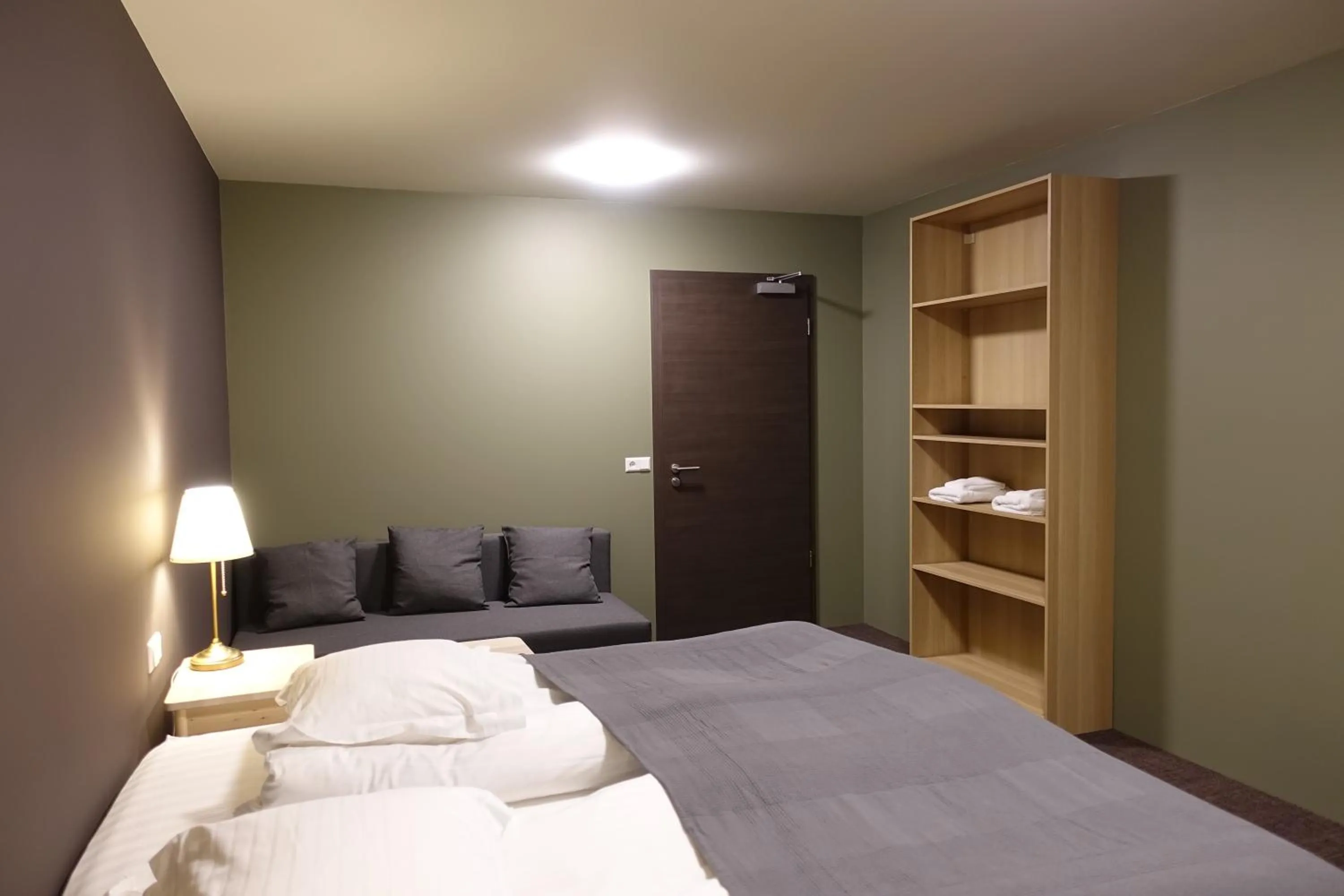 Photo of the whole room, Bed in Basalt Hotel