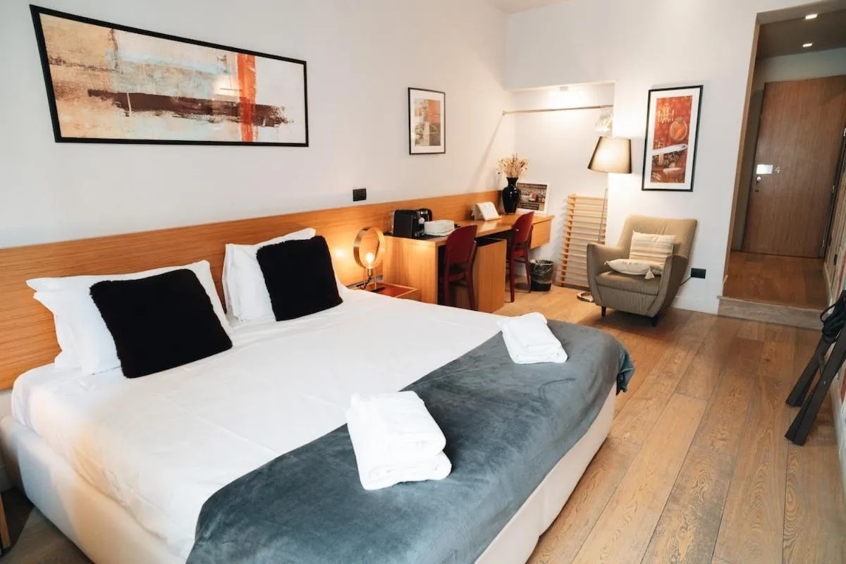 Bed in DownTown Boutique House - CA Domus Collection