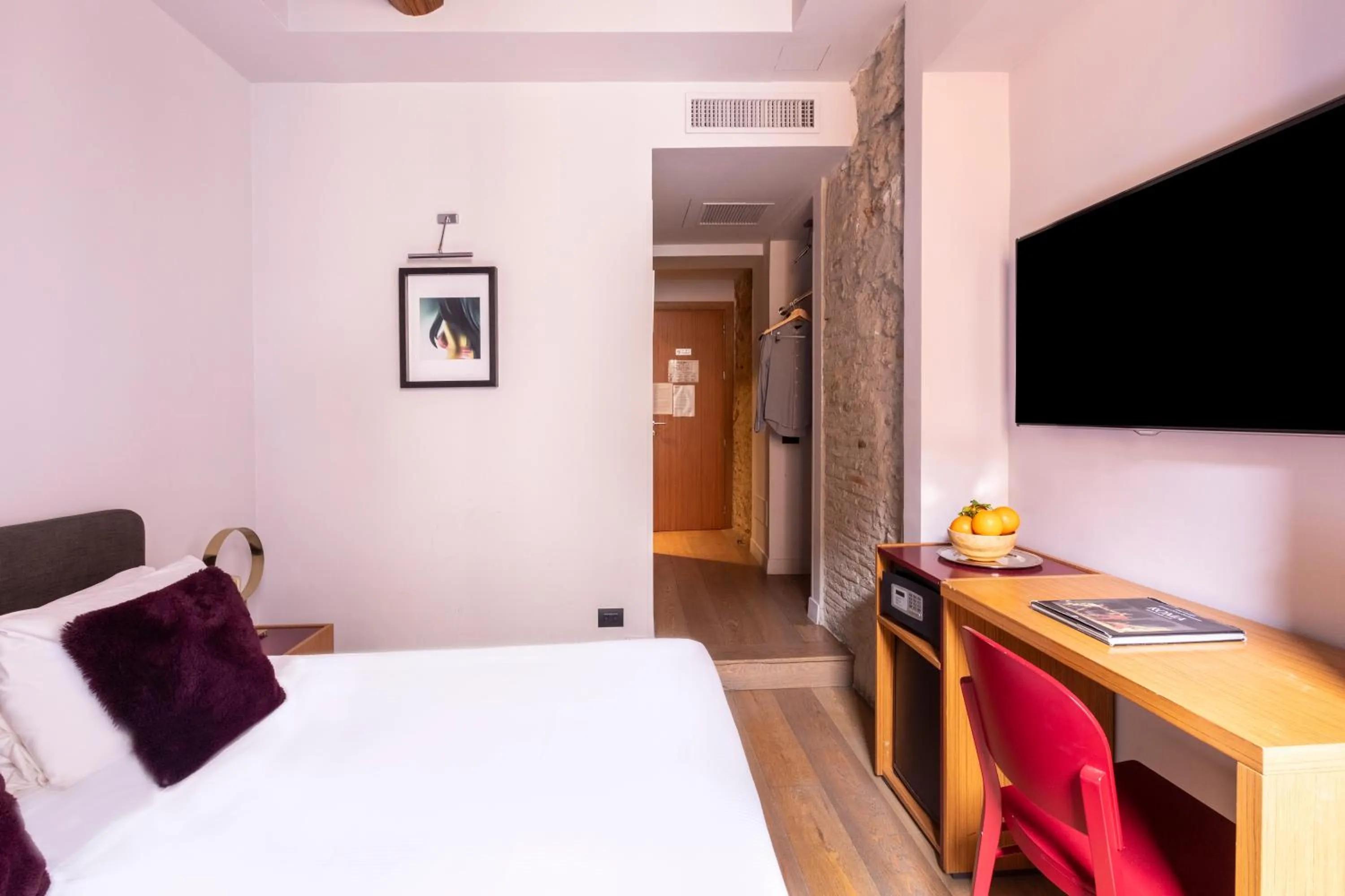 Bedroom, Bed in DownTown Boutique House - CA Domus Collection