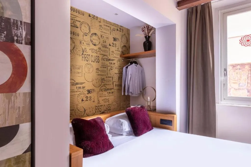 Bed in DownTown Boutique House - CA Domus Collection