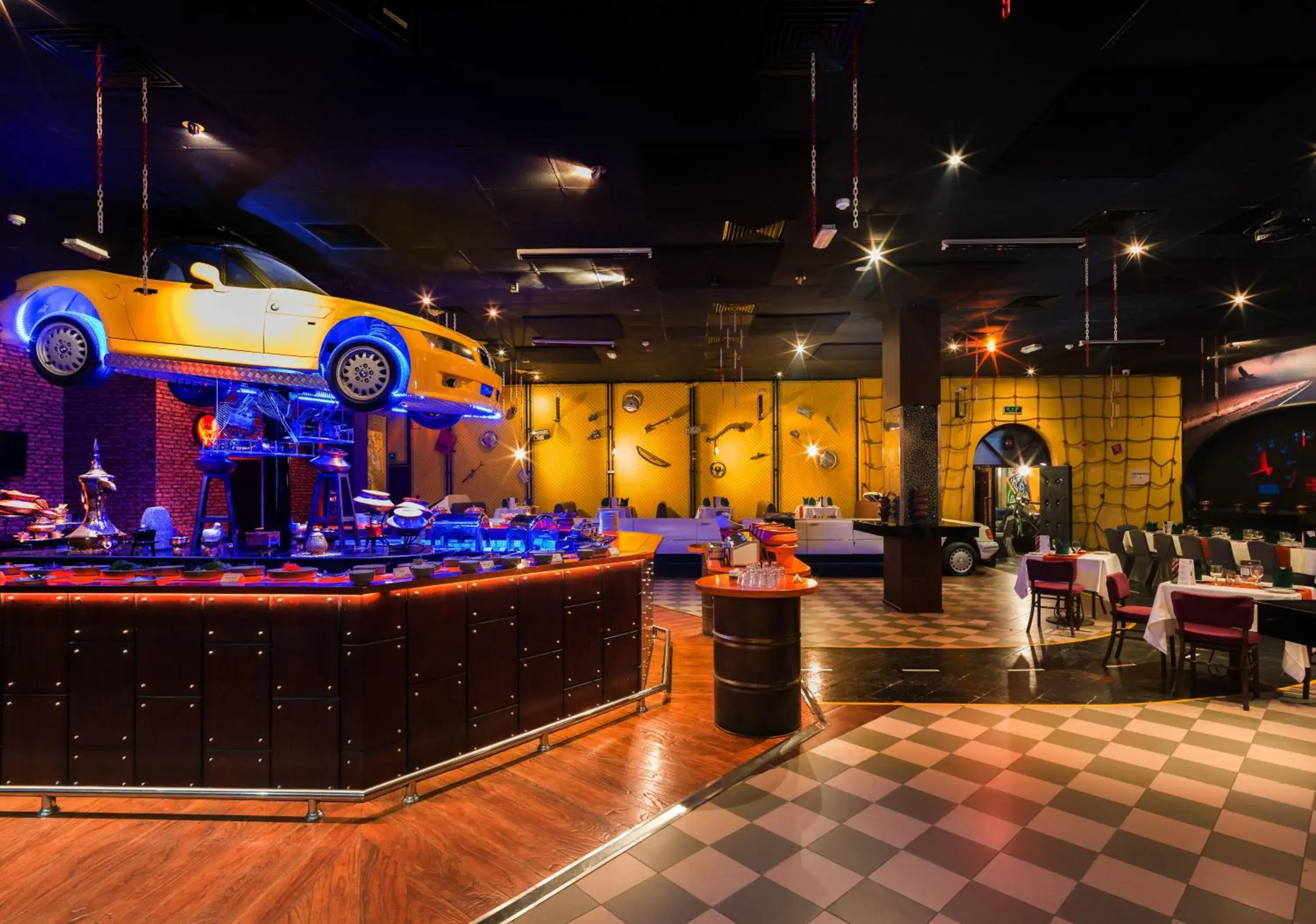 Restaurant/places to eat in Al Falaj Hotel Restaurant/places to eat in Al Falaj Hotel