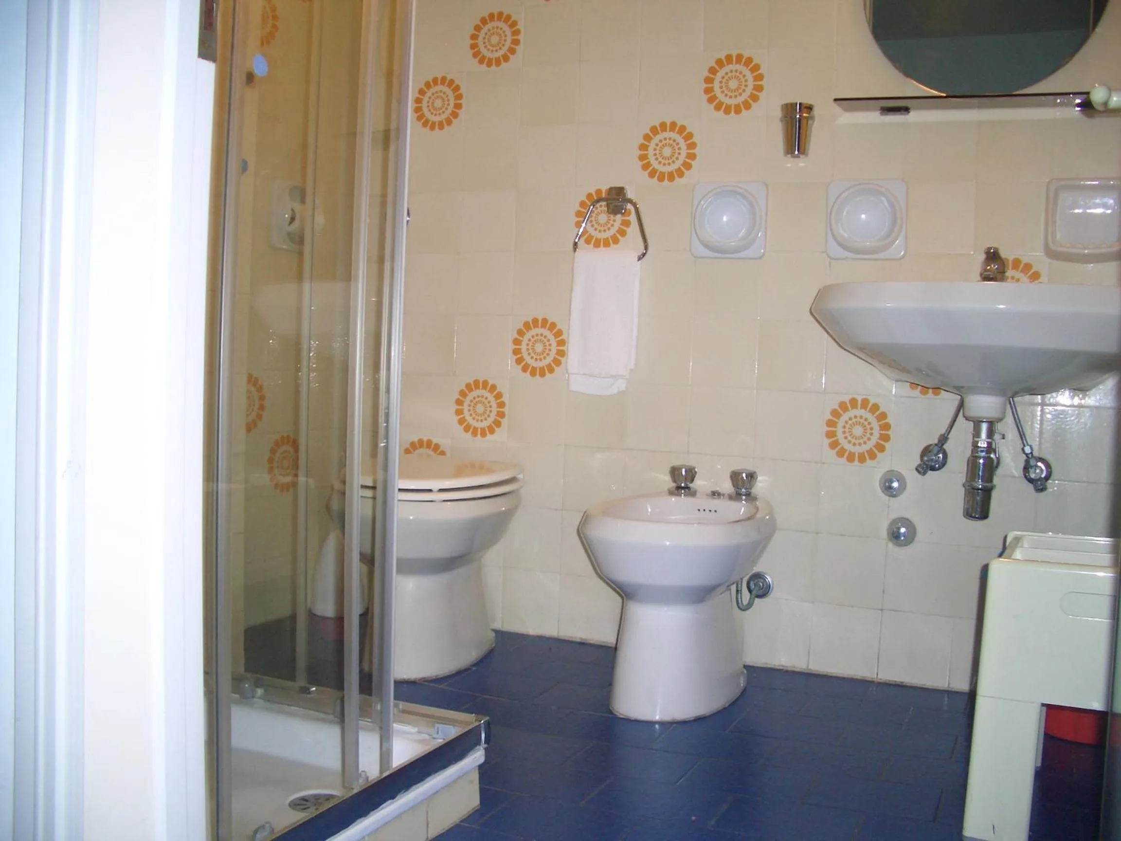 Bathroom in King Hotel