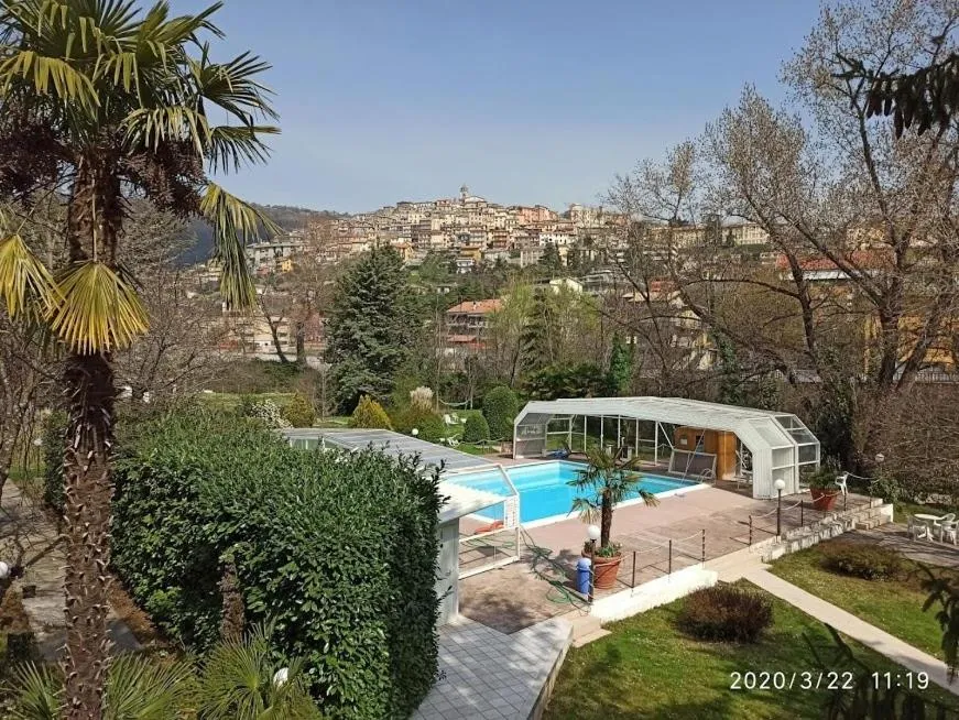 Swimming pool in King Hotel