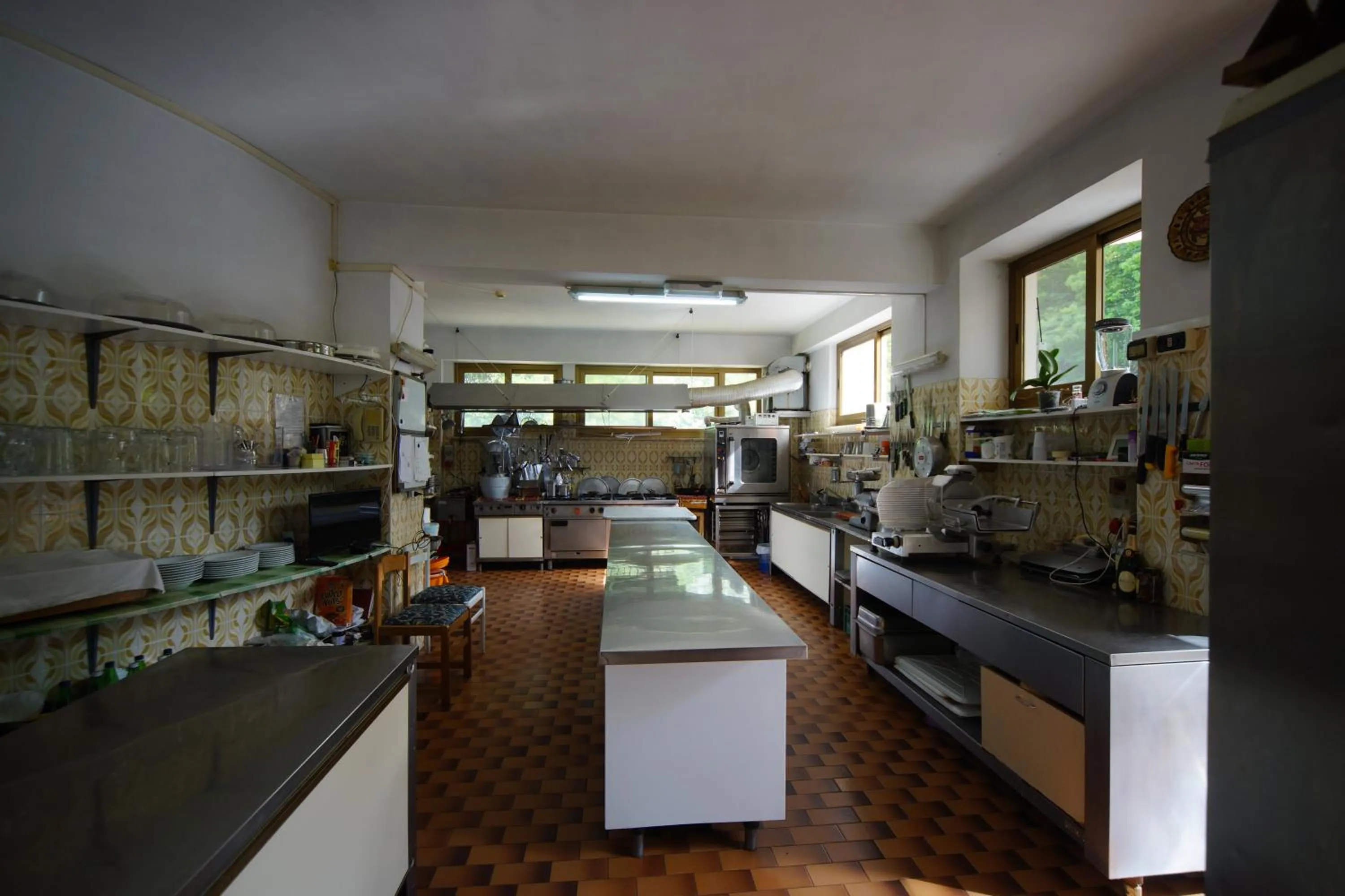 Kitchen or kitchenette in King Hotel