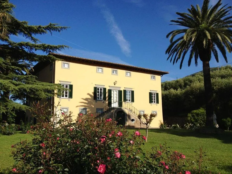 Property building in Fattoria di Fubbiano