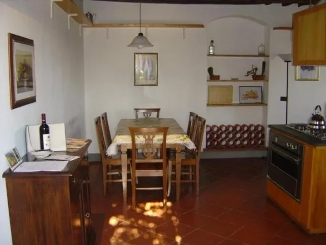 Three-Bedroom Apartment (6 Adults) - Split Level in Fattoria di Fubbiano