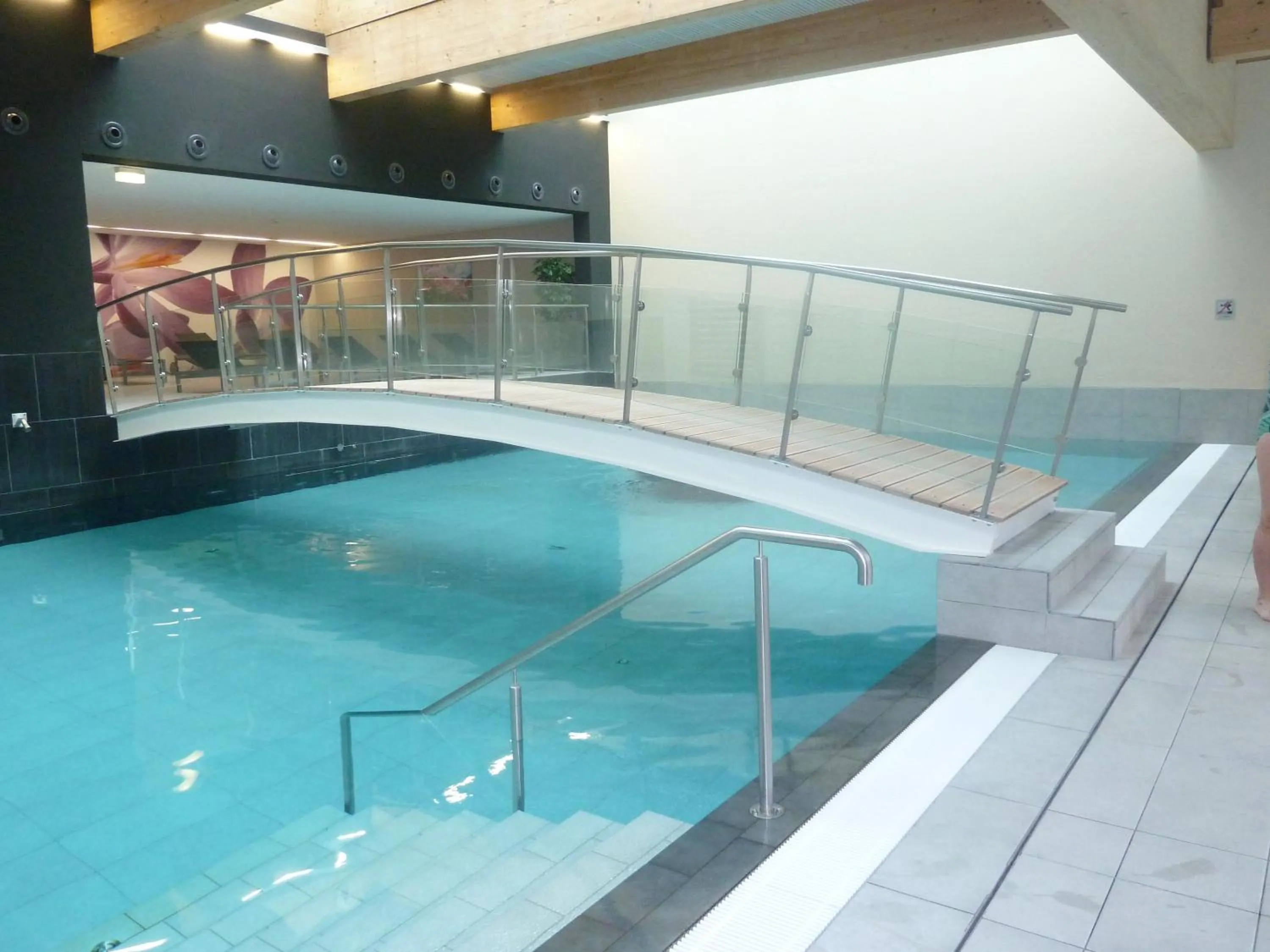 Swimming pool in Le Bristol Leukerbad