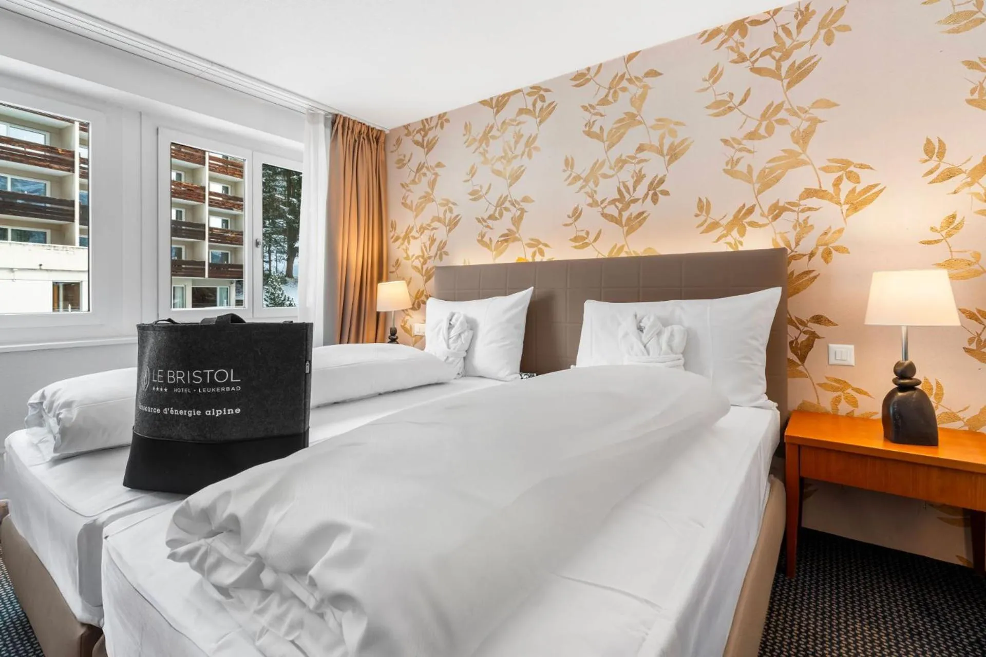 Bed in Le Bristol Leukerbad