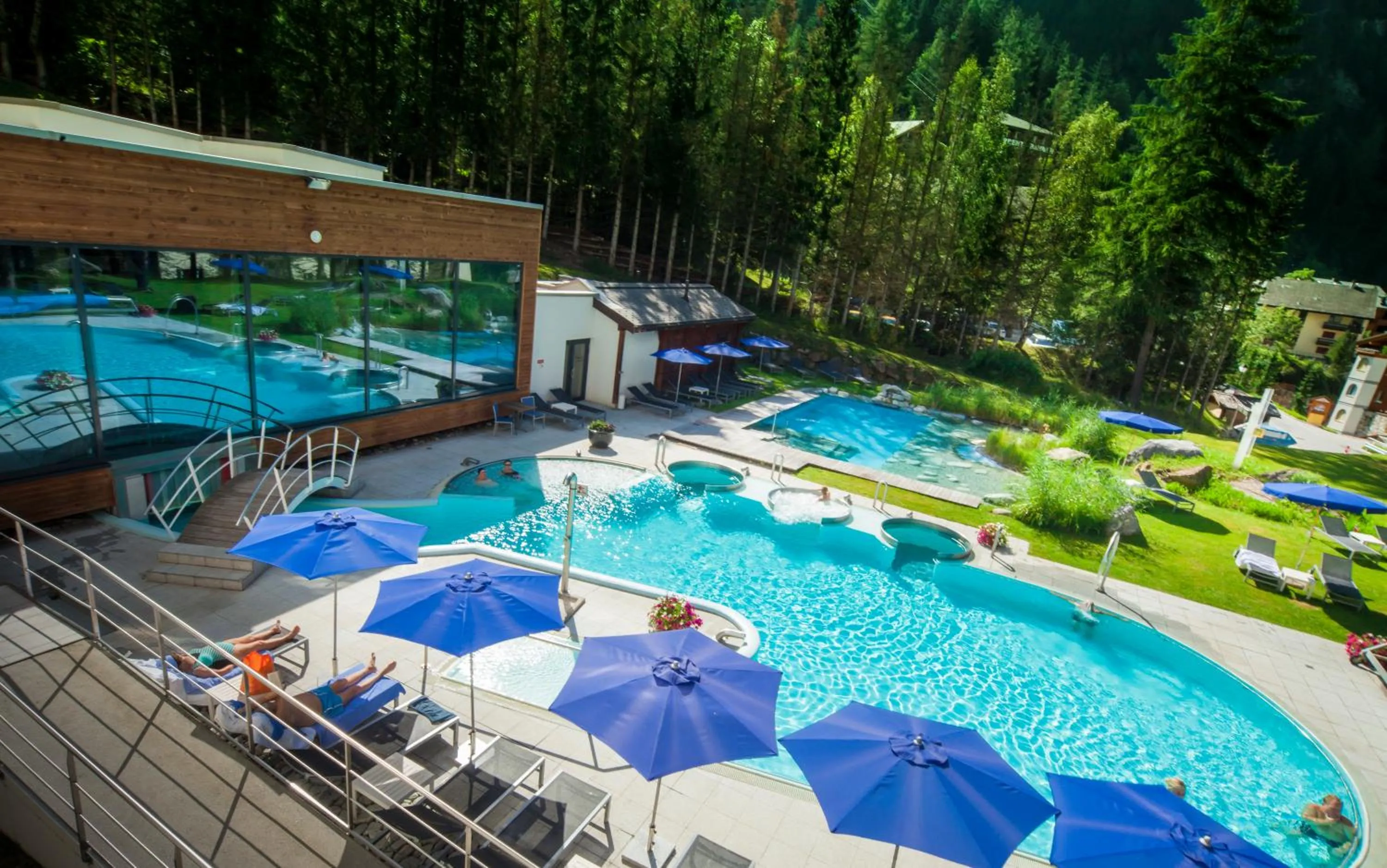 Swimming pool in Le Bristol Leukerbad