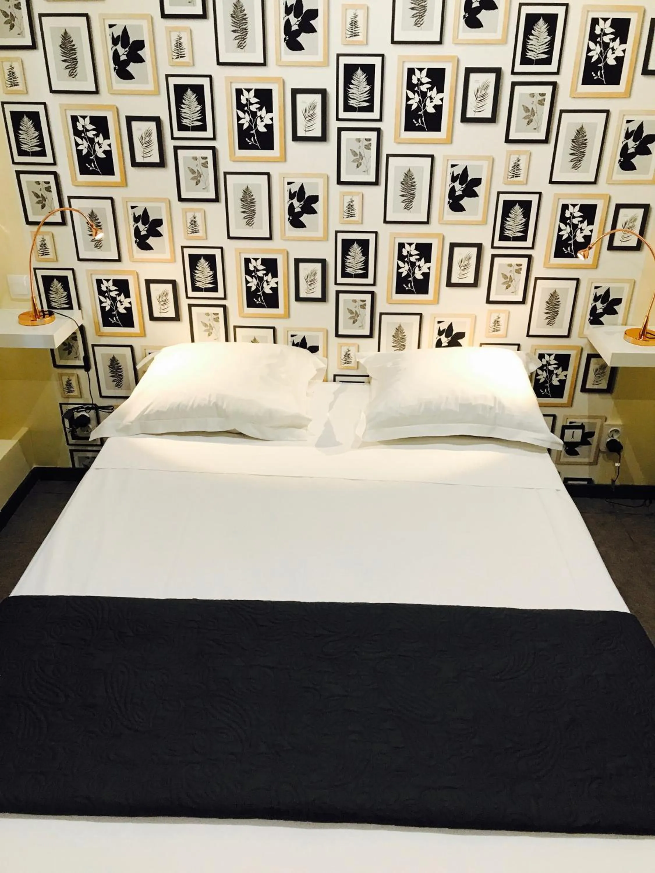 Bed in Hôtel Beauséjour