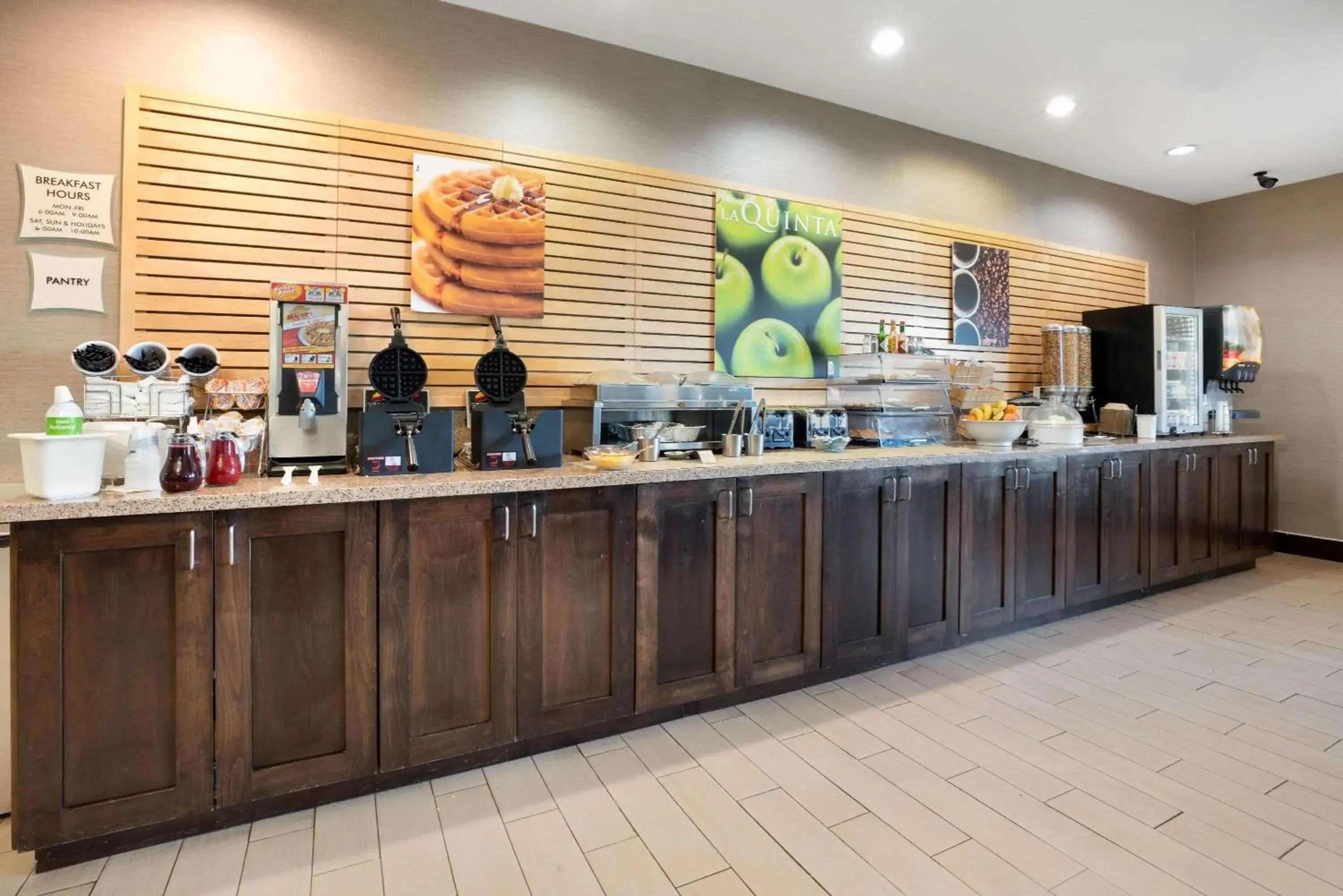 Restaurant/places to eat in La Quinta by Wyndham Bellingham Restaurant/places to eat in La Quinta by Wyndham Bellingham