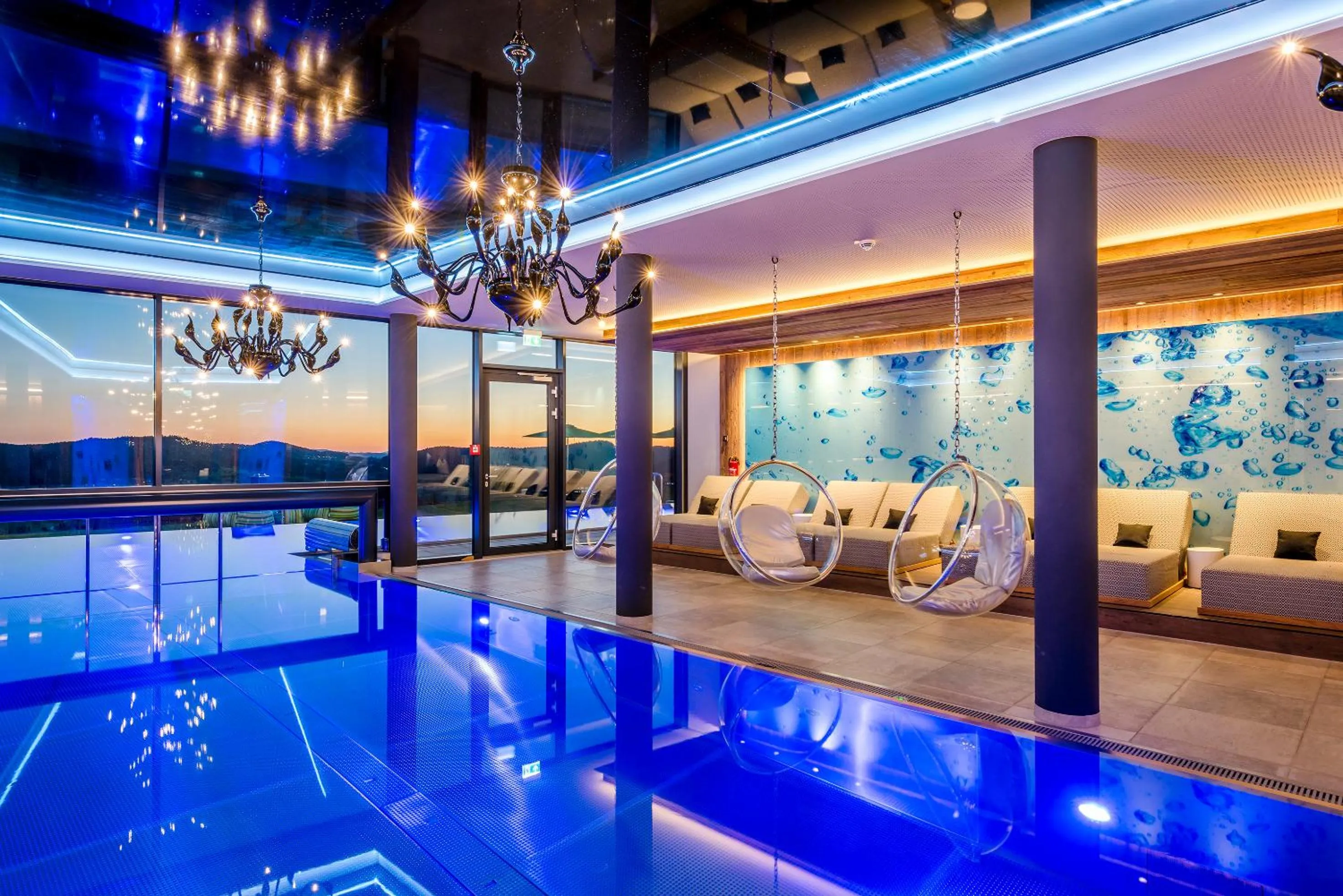 Pool view in Hüttenhof - Wellnesshotel & Luxus-Bergchalets - Adults only