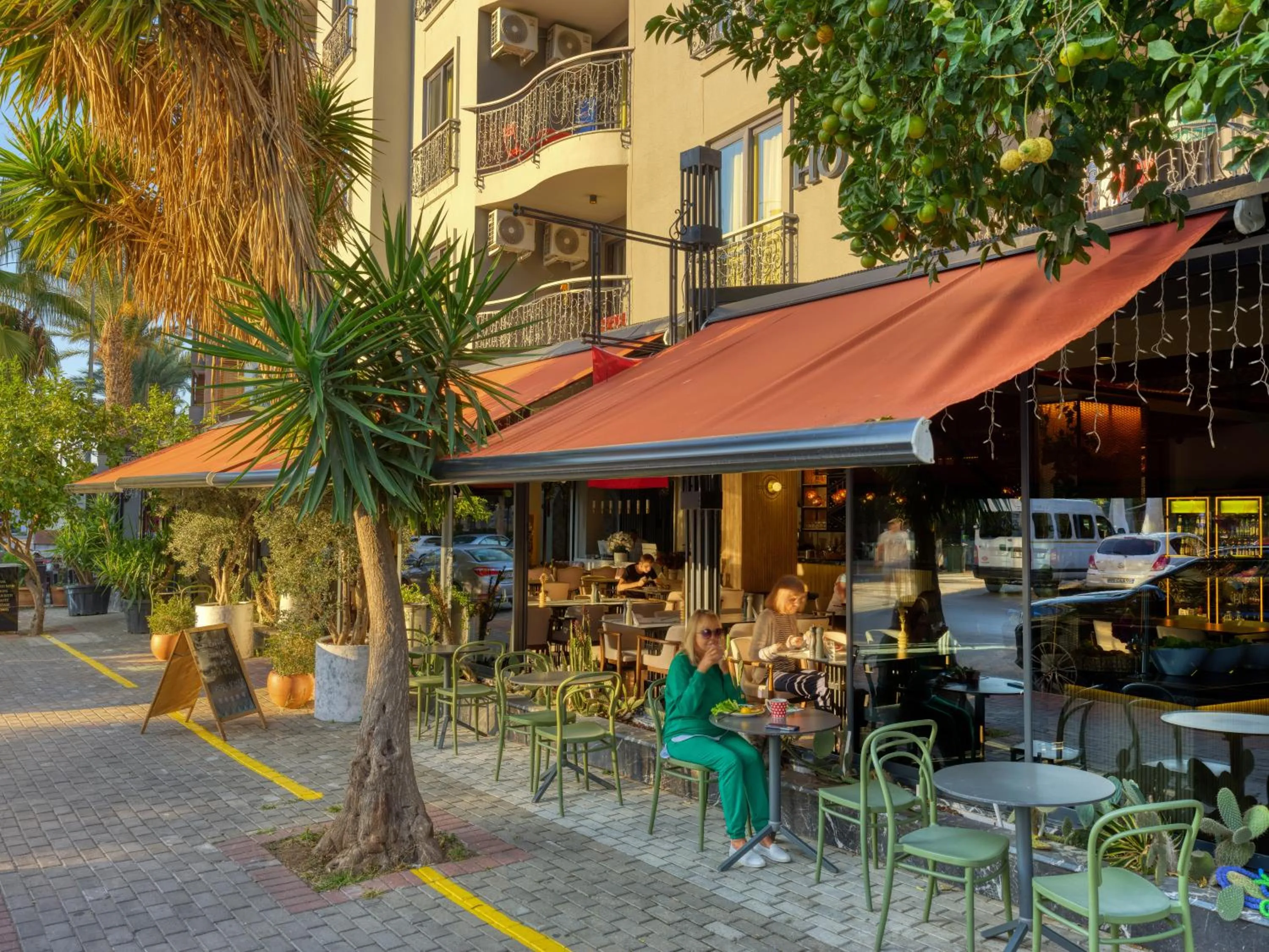 Restaurant/places to eat in Aria Riva Apart Hotel