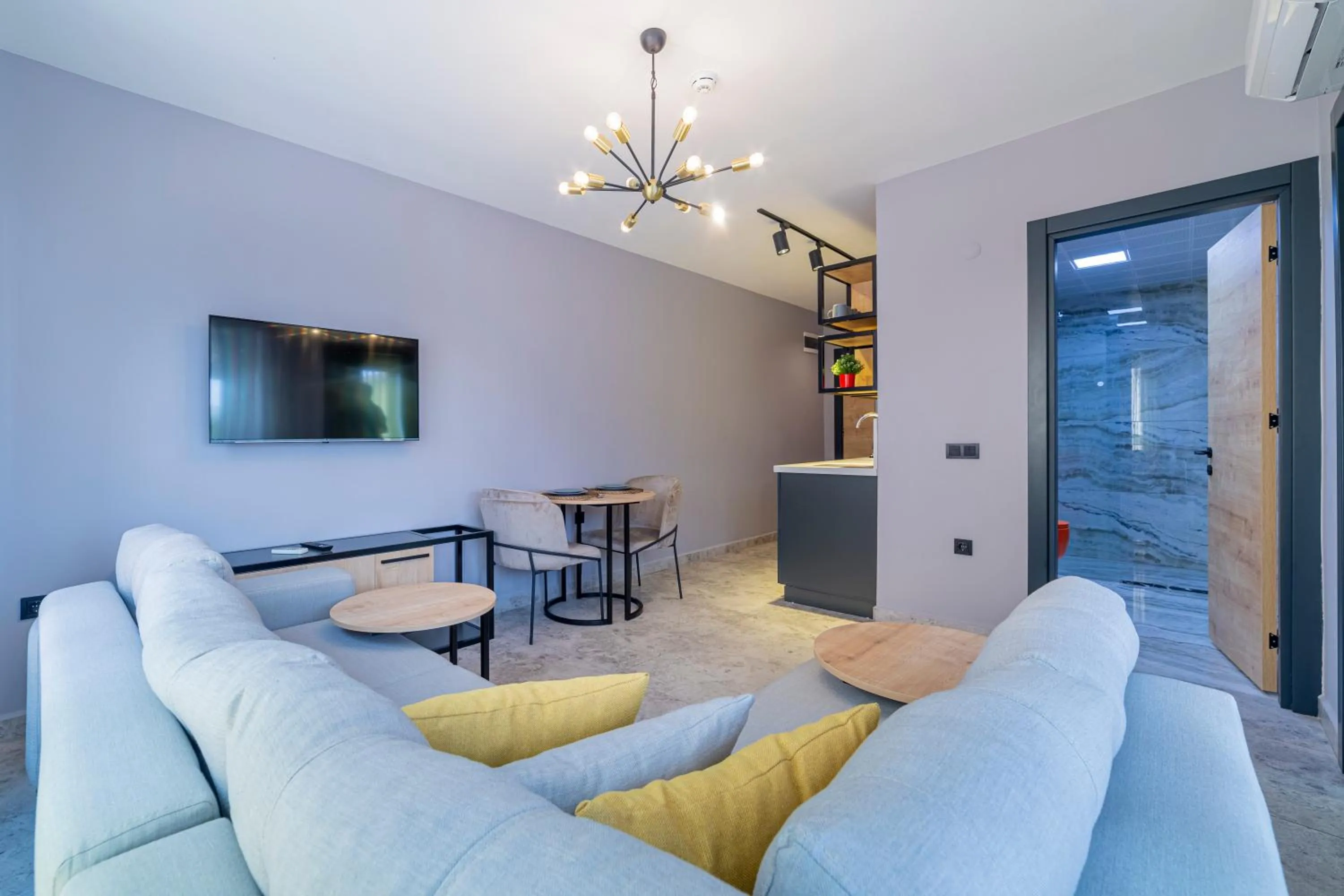 TV and multimedia in Aria Riva Apart Hotel