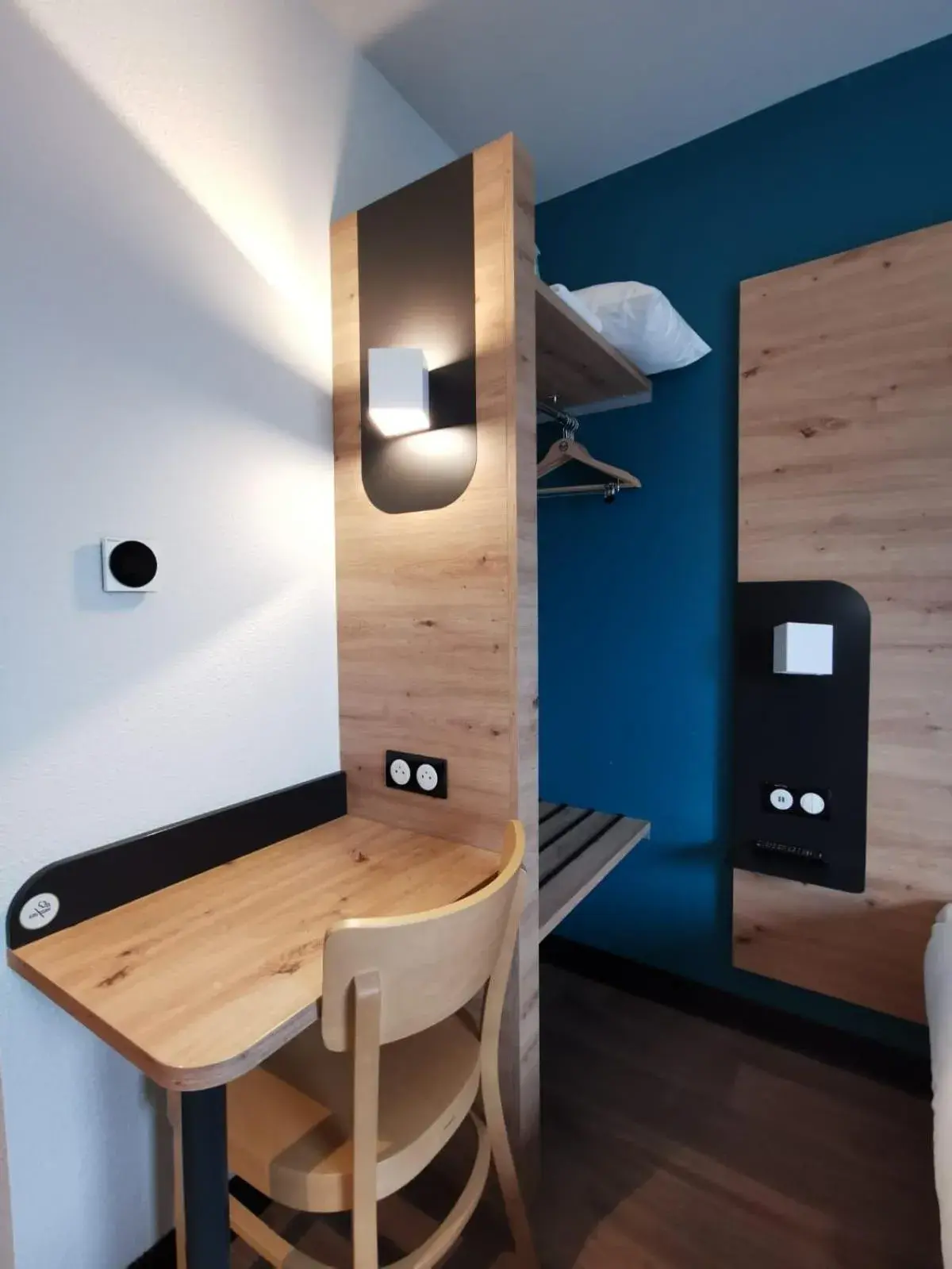Twin Room in B&B HOTEL Saint-Martin-de-Crau Alpilles Camargue Twin Room in B&B HOTEL Saint-Martin-de-Crau Alpilles Camargue