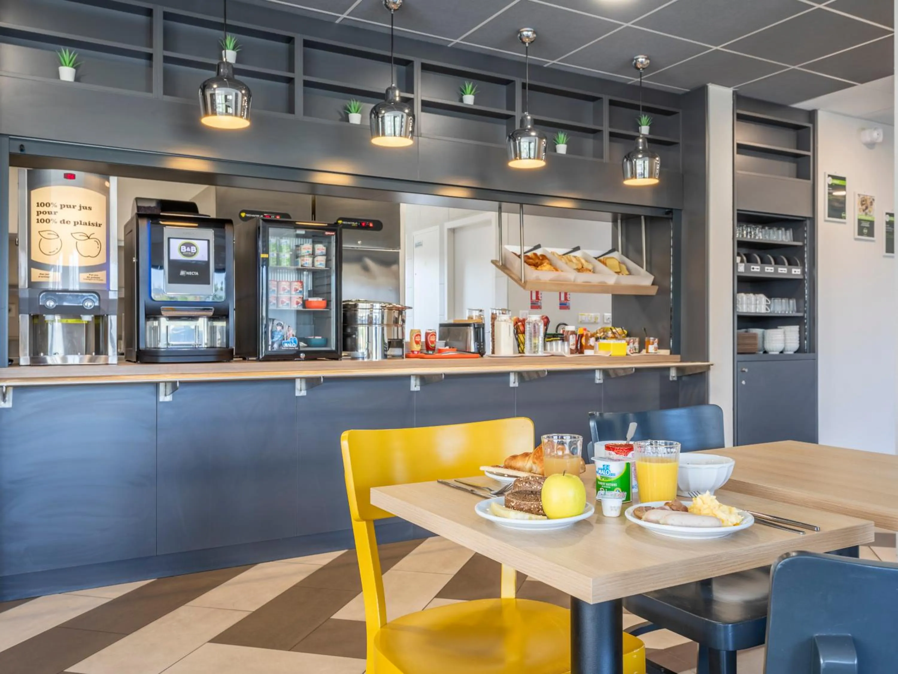 Breakfast in B&B HOTEL Saint-Martin-de-Crau Alpilles Camargue