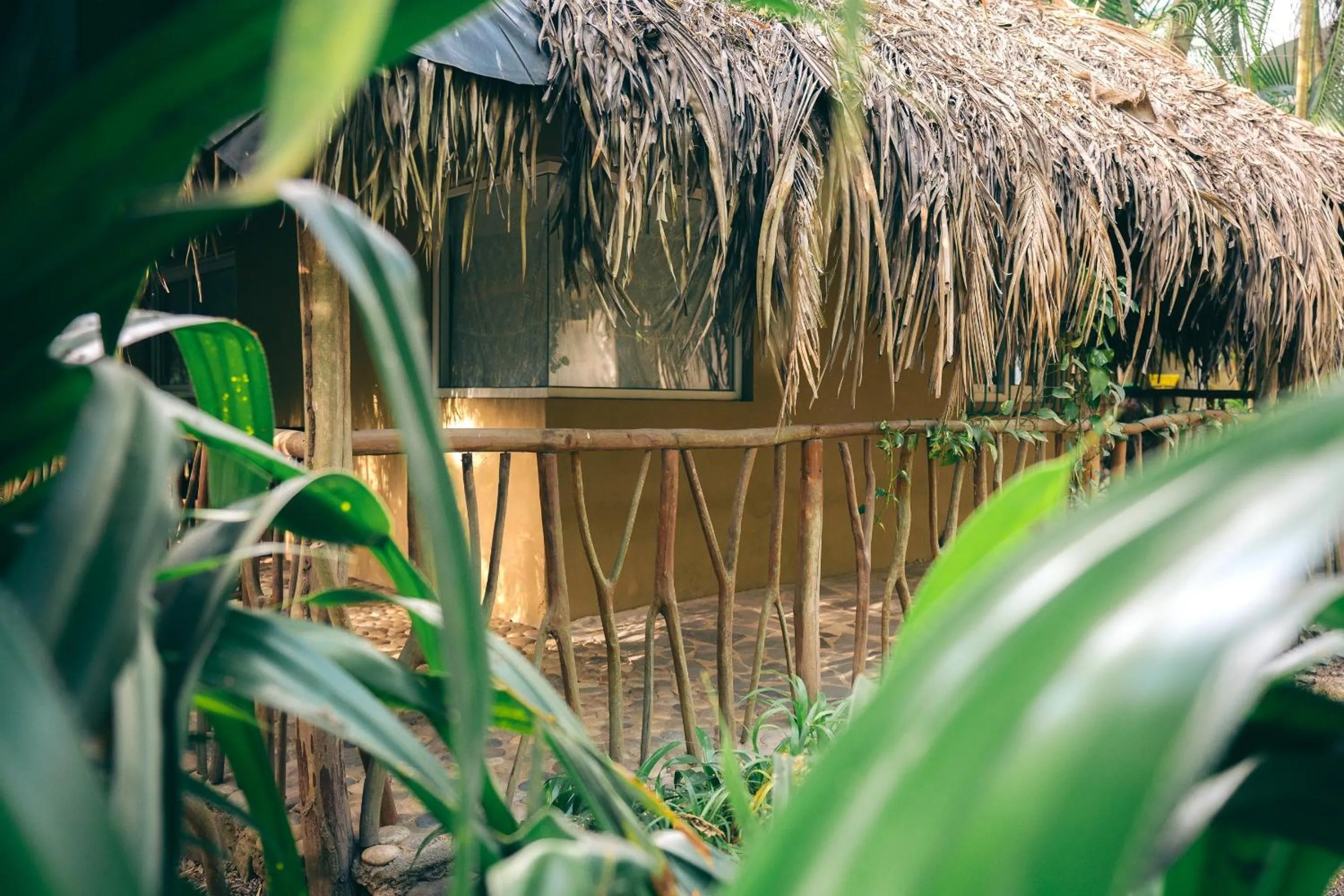 Junto al Rio Bungalows & Suites