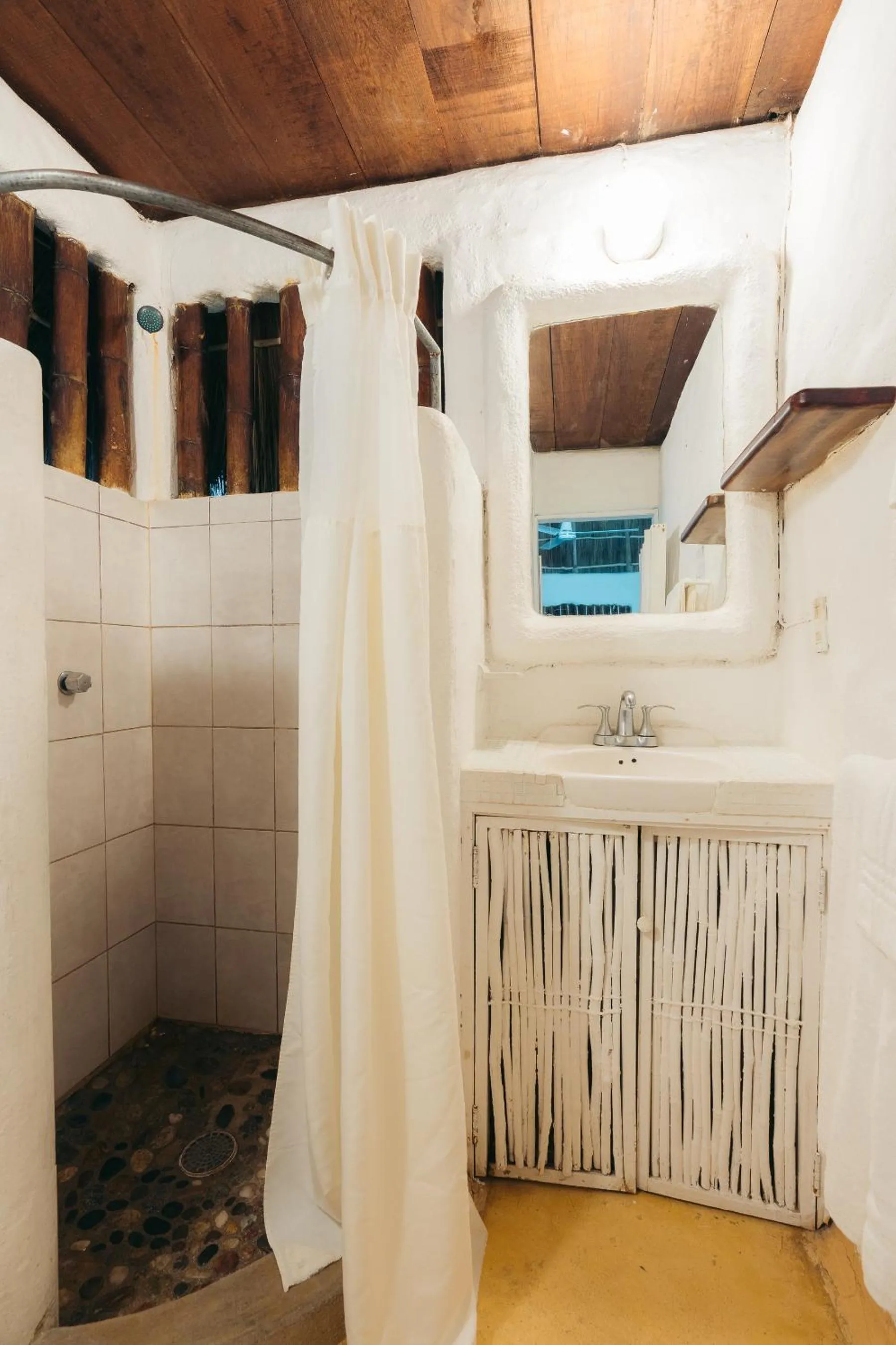 Junto al Rio Bungalows & Suites