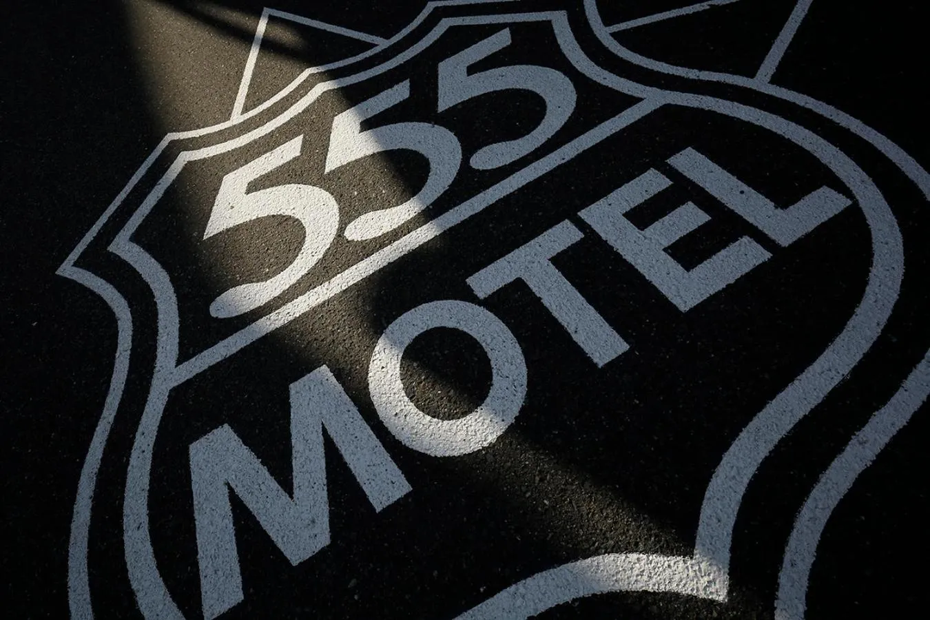 Logo/Certificate/Sign in 555MOTEL SHONAN