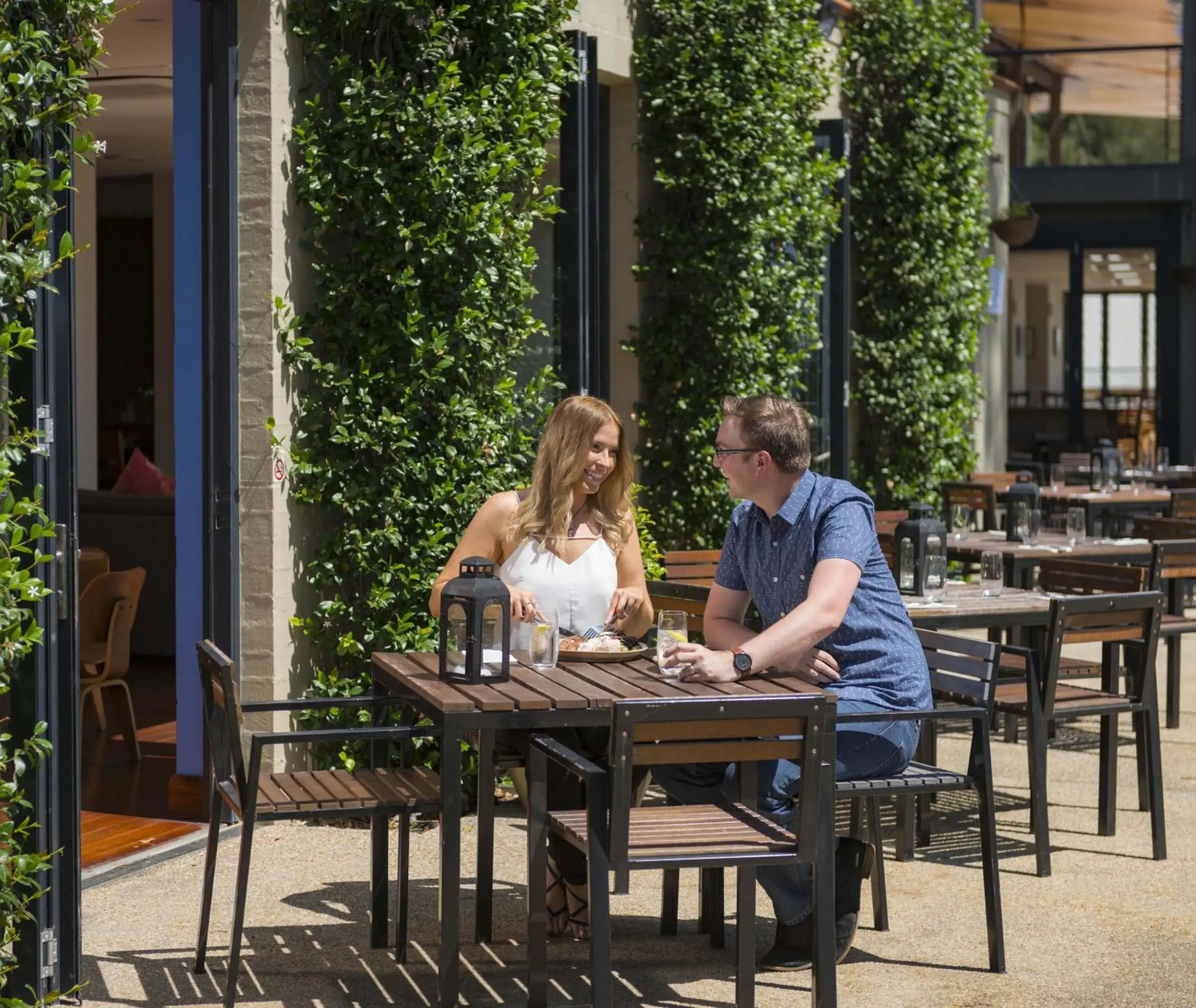 Restaurant/places to eat in Oaks Cypress Lakes Resort Restaurant/places to eat in Oaks Cypress Lakes Resort