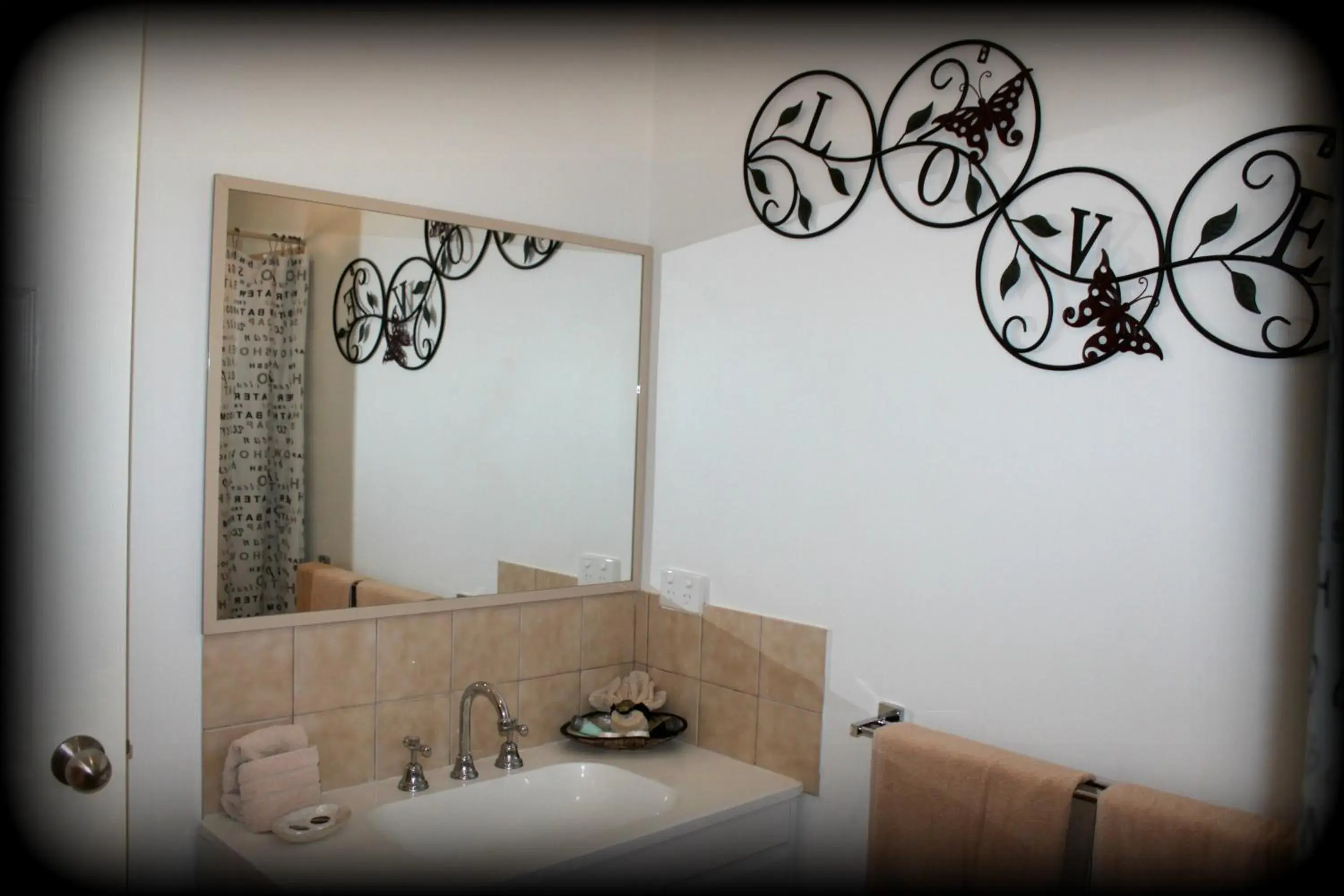 Bathroom in York's Boutique Motel Bathroom in York's Boutique Motel